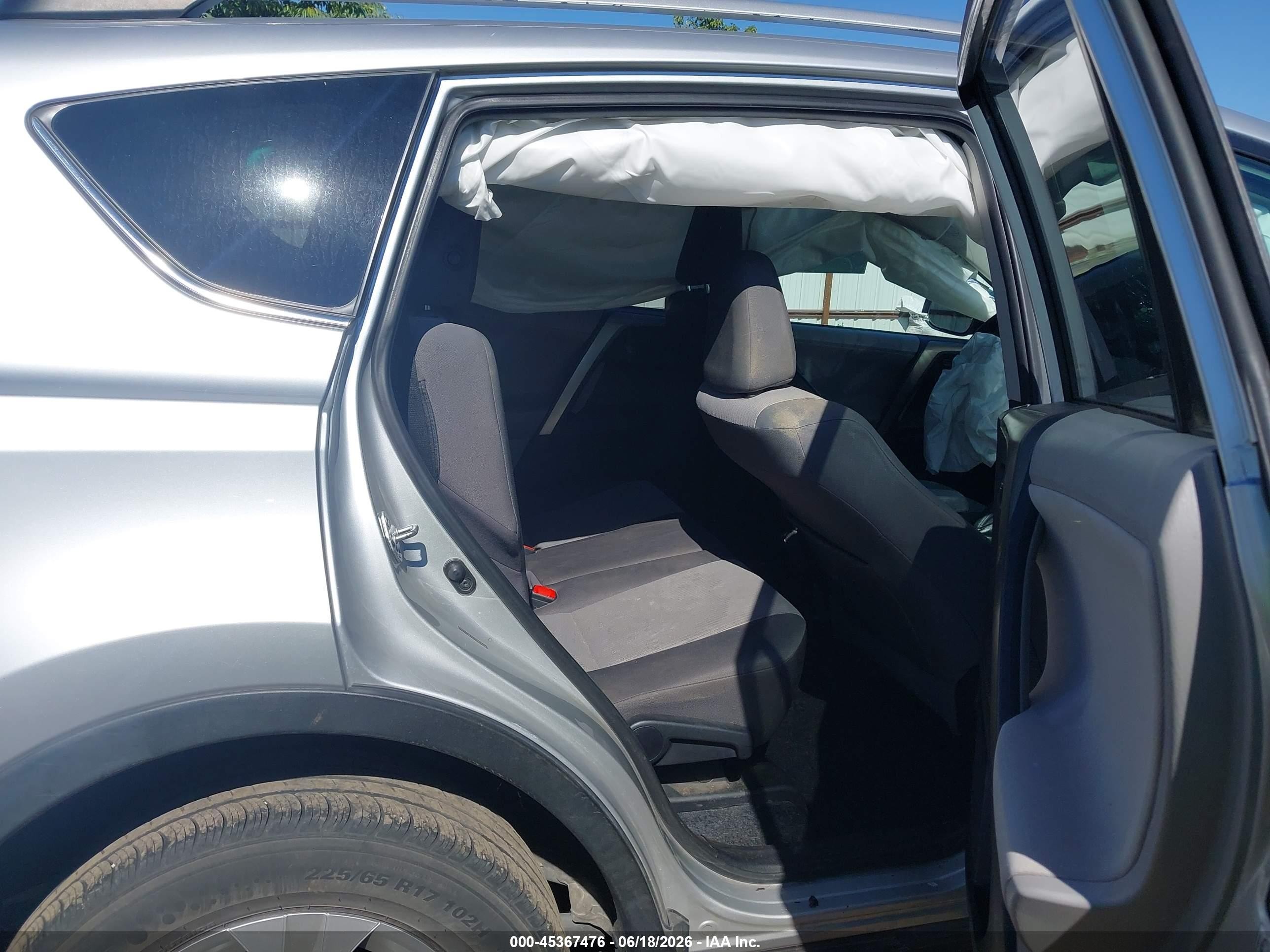 2013 Toyota Rav4 Le Silver vin: 2T3BFREV9DW033693