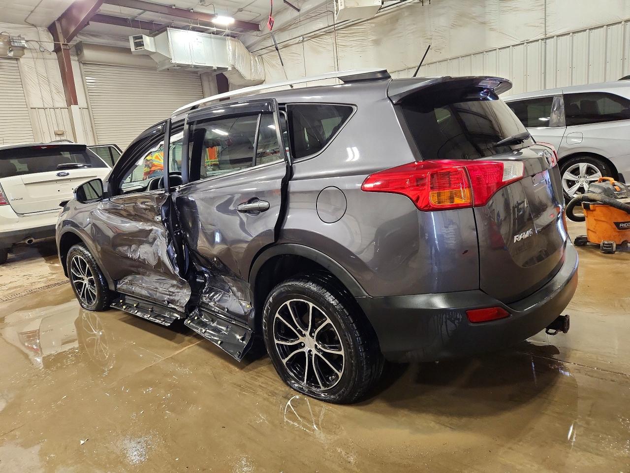 2013 Toyota Rav4 Le Gray vin: 2T3BFREV9DW046170