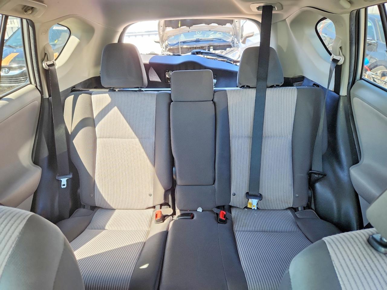 2013 Toyota Rav4 Le Silver vin: 2T3BFREV9DW046556