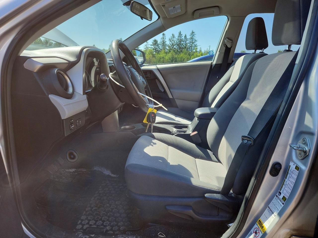 2013 Toyota Rav4 Le Silver vin: 2T3BFREV9DW046556