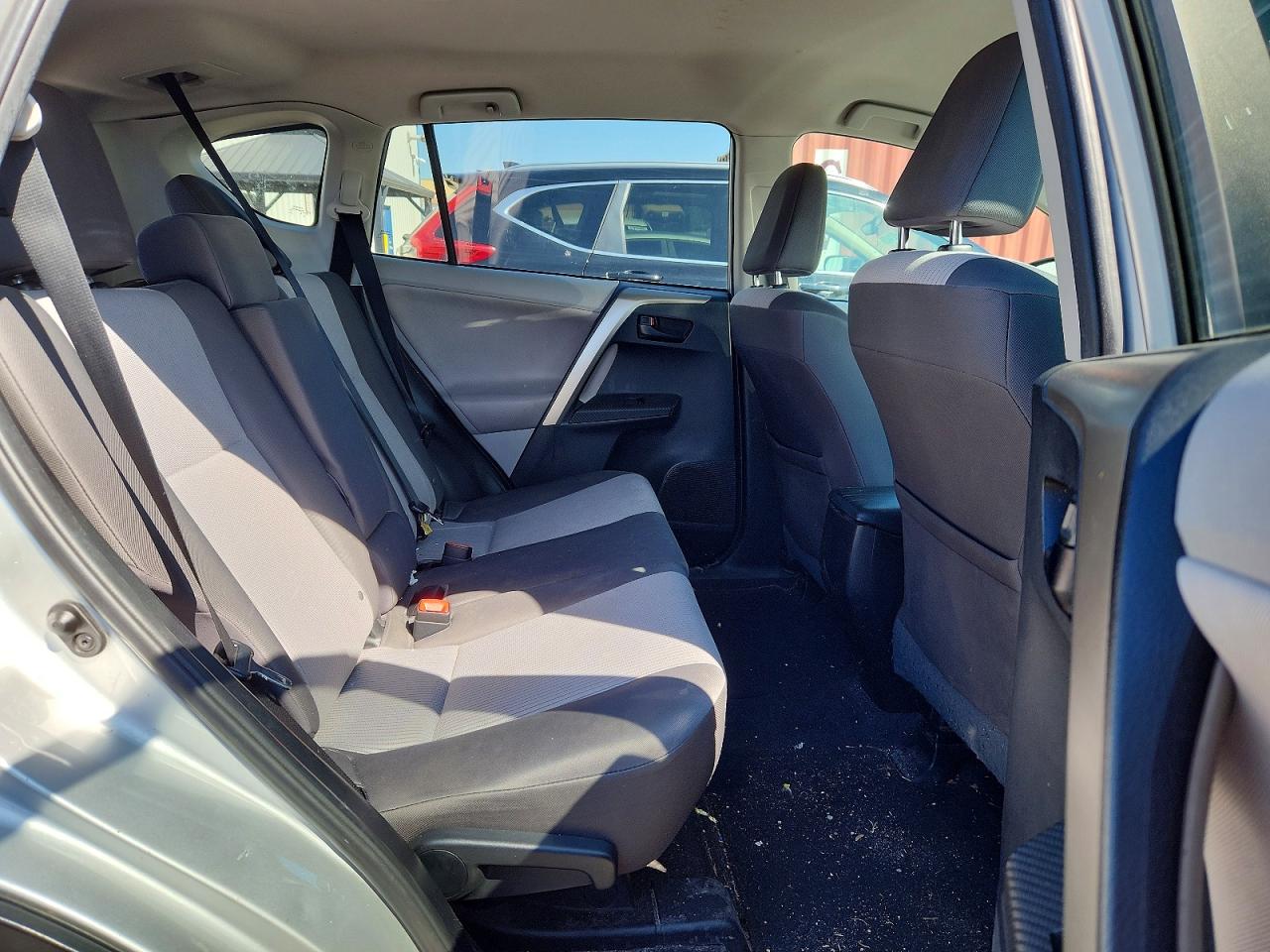 2013 Toyota Rav4 Le Silver vin: 2T3BFREV9DW046556