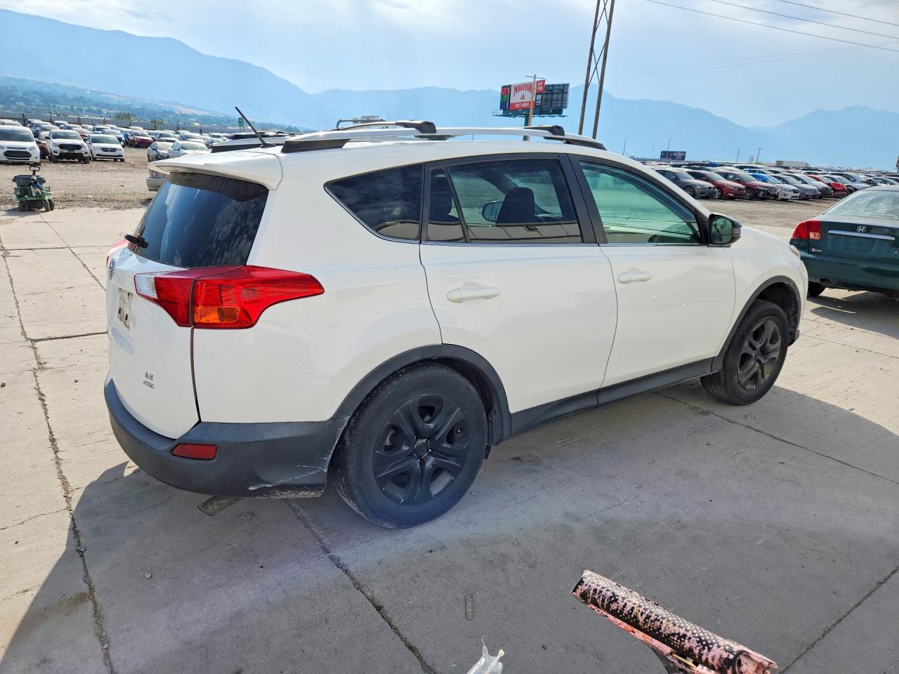 2013 Toyota Rav4 Le Белый vin: 2T3BFREV9DW052857