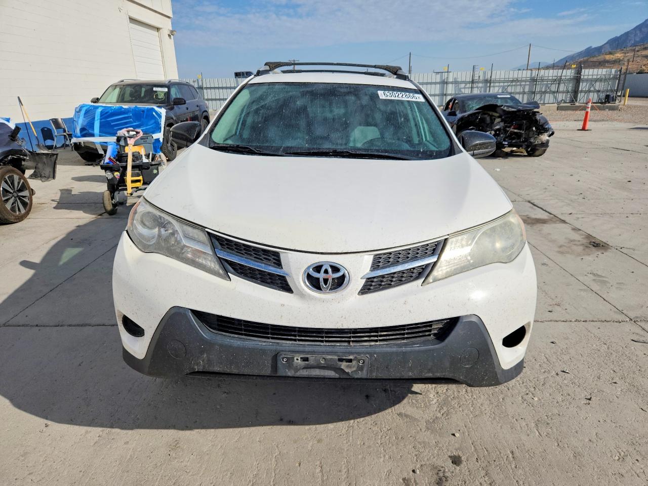 2013 Toyota Rav4 Le Белый vin: 2T3BFREV9DW052857
