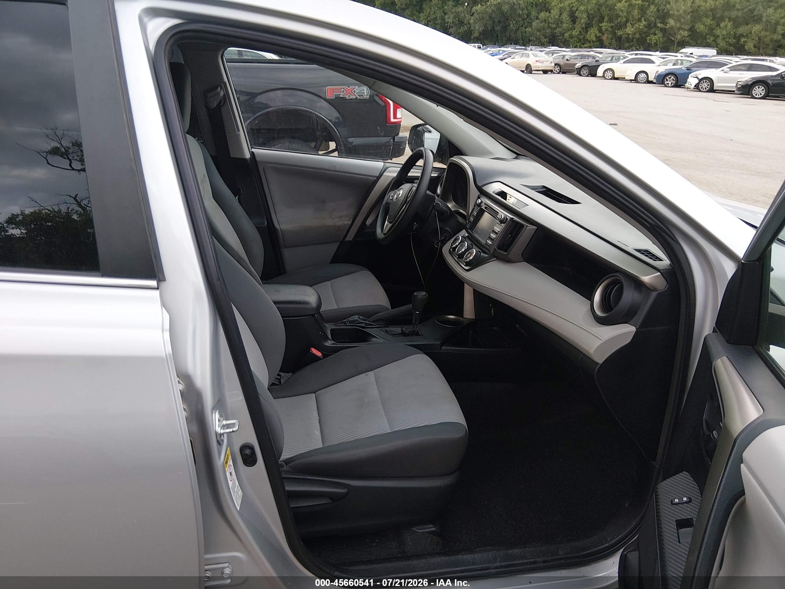 2013 Toyota Rav4 Le Silver vin: 2T3BFREV9DW122115