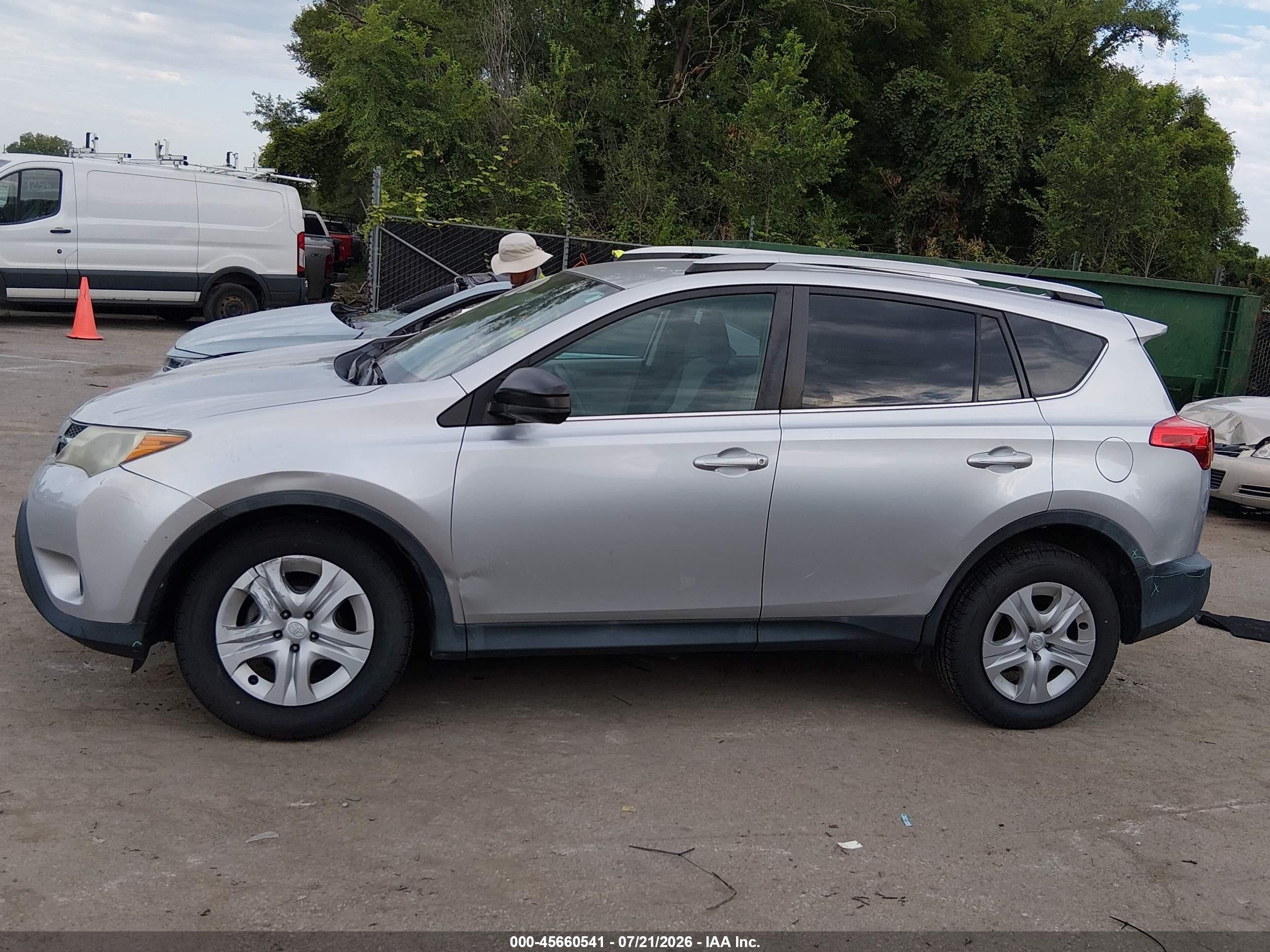 2013 Toyota Rav4 Le Silver vin: 2T3BFREV9DW122115