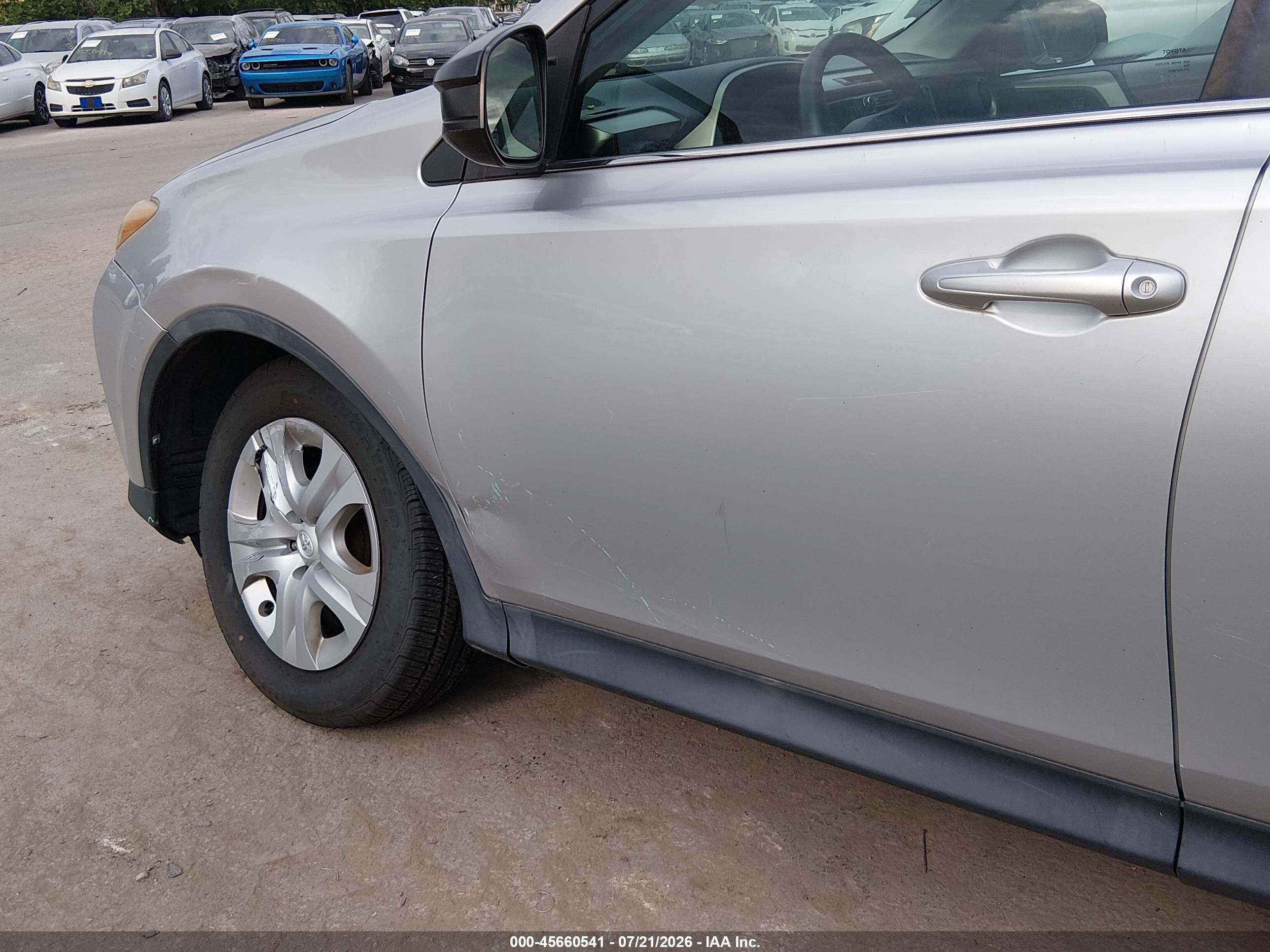 2013 Toyota Rav4 Le Silver vin: 2T3BFREV9DW122115