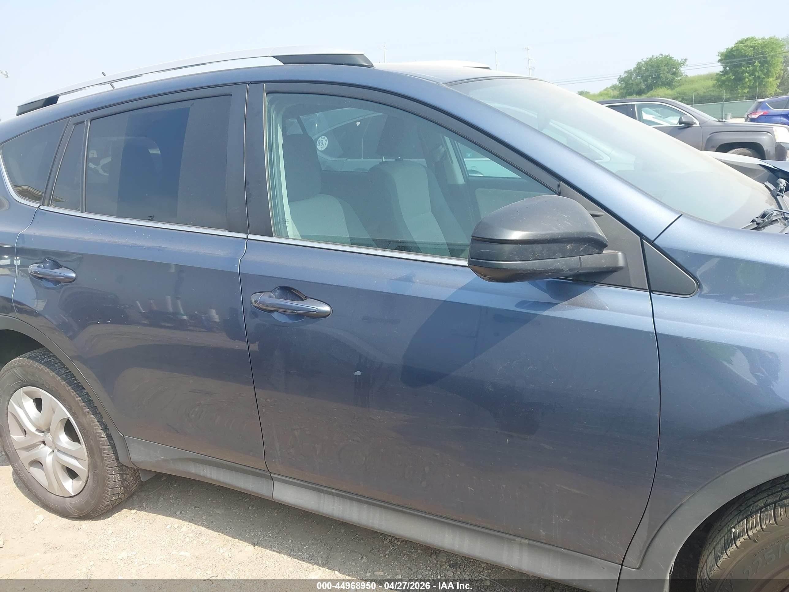 2014 Toyota Rav4 Le Blue vin: 2T3BFREV9EW173549