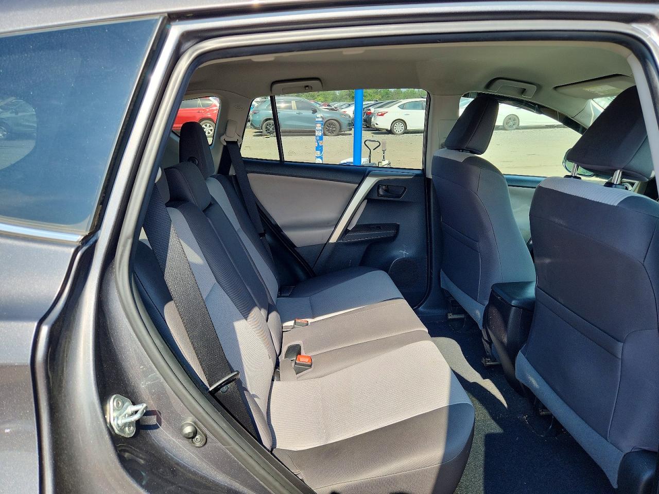 2014 Toyota Rav4 Le Gray vin: 2T3BFREV9EW195678