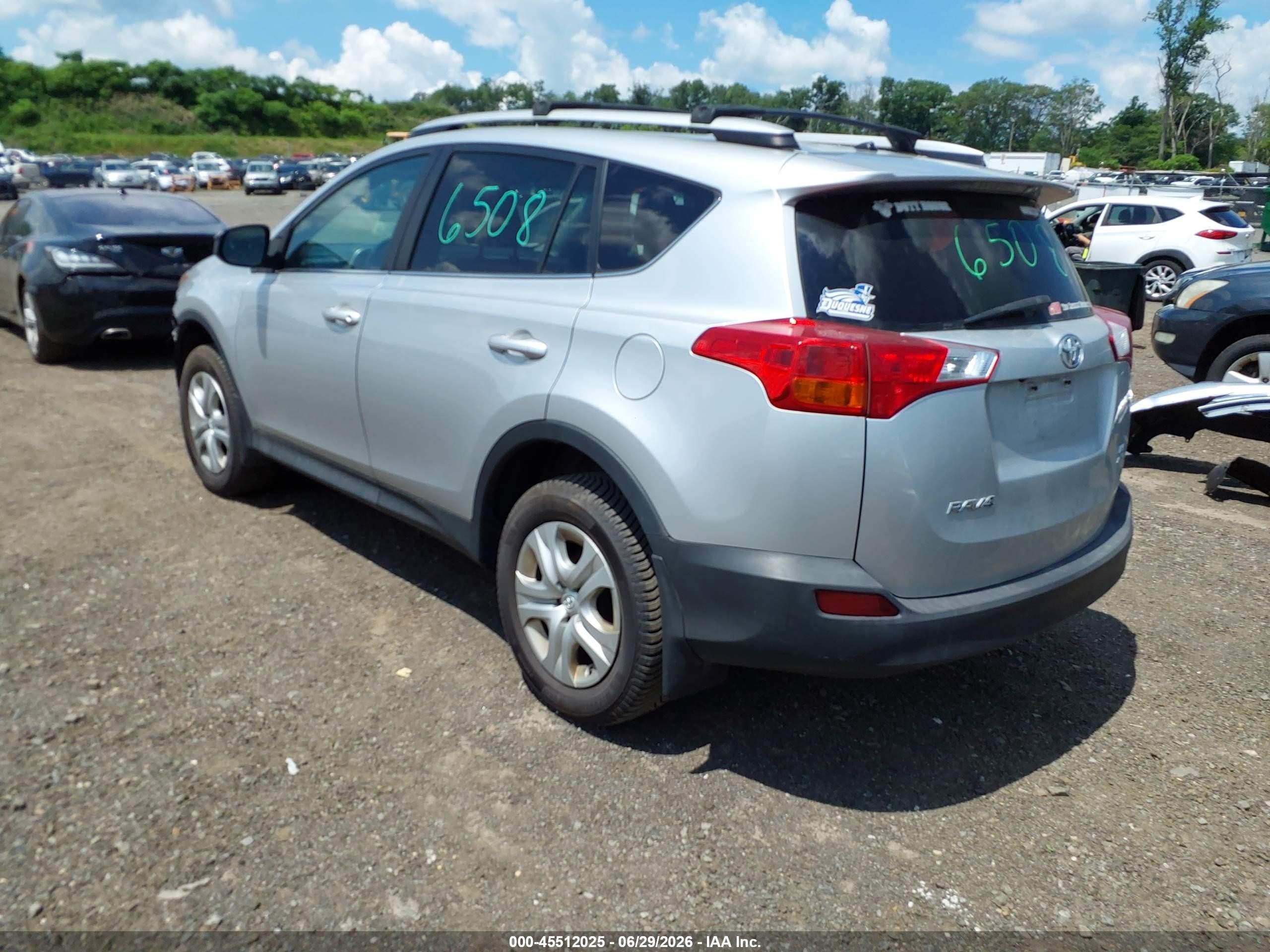 2015 Toyota Rav4 Le Silver vin: 2T3BFREV9FW259221