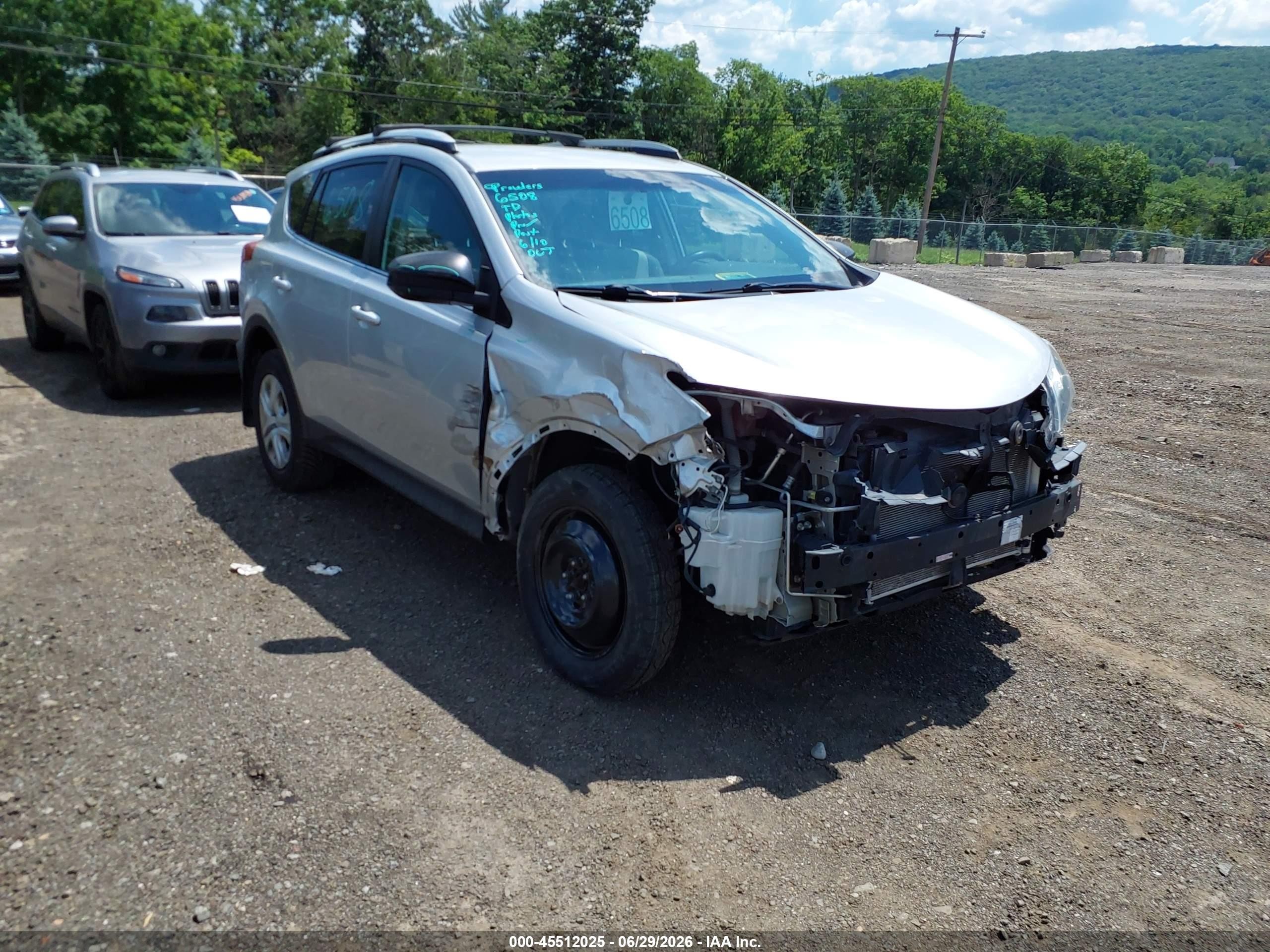 2015 Toyota Rav4 Le Серебряный vin: 2T3BFREV9FW259221