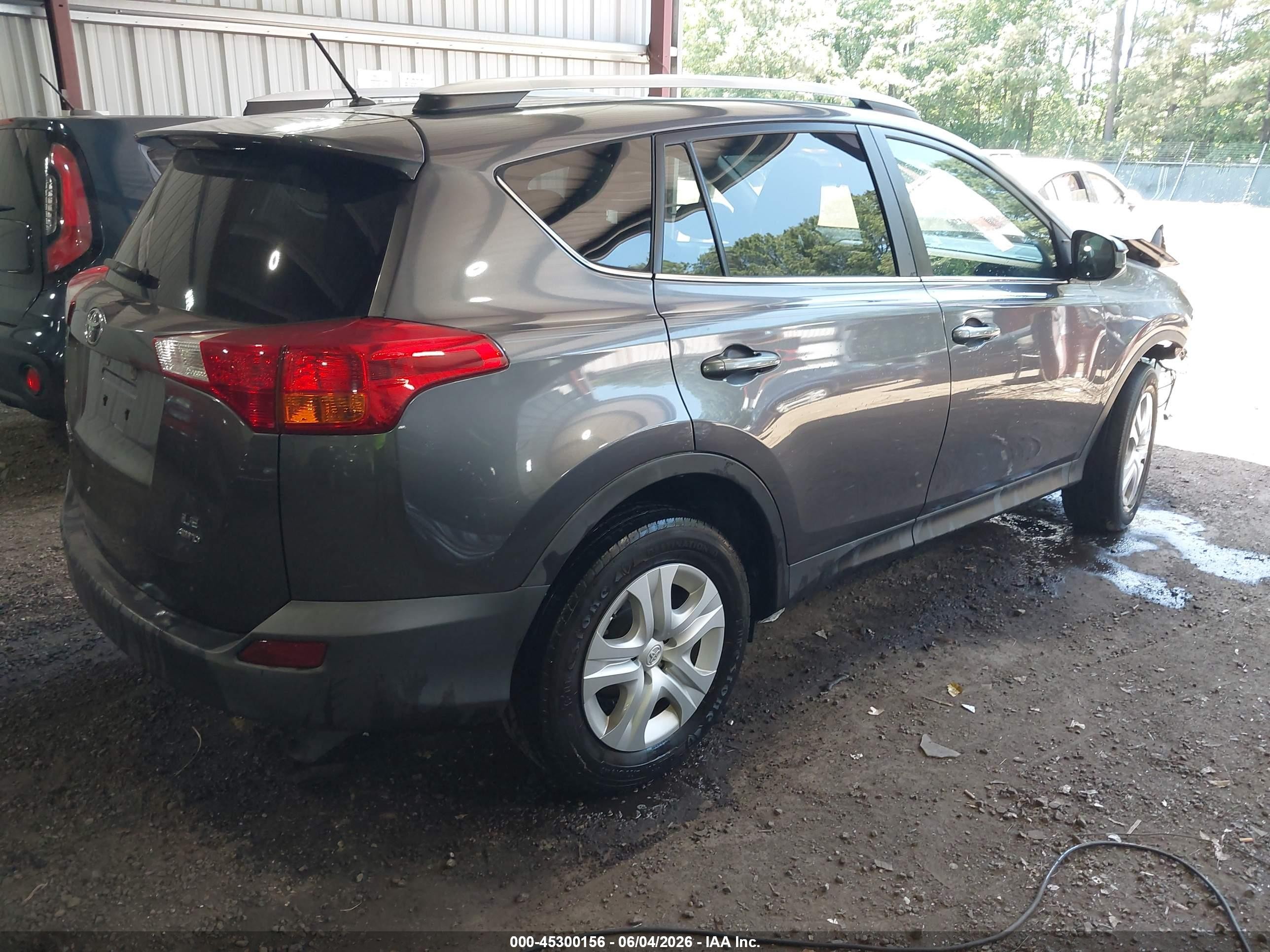 2015 Toyota Rav4 Le Gray vin: 2T3BFREV9FW260885
