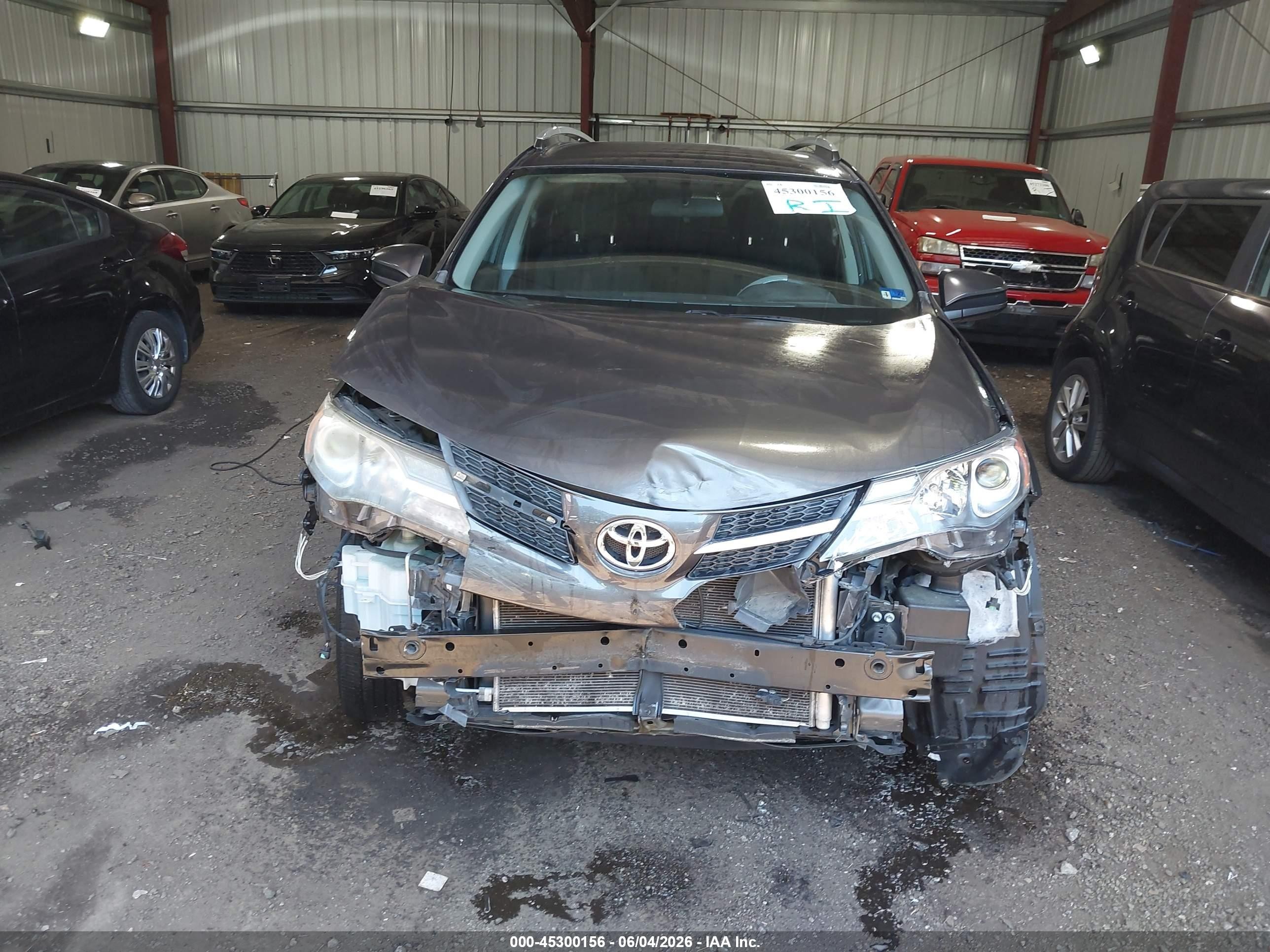 2015 Toyota Rav4 Le Gray vin: 2T3BFREV9FW260885