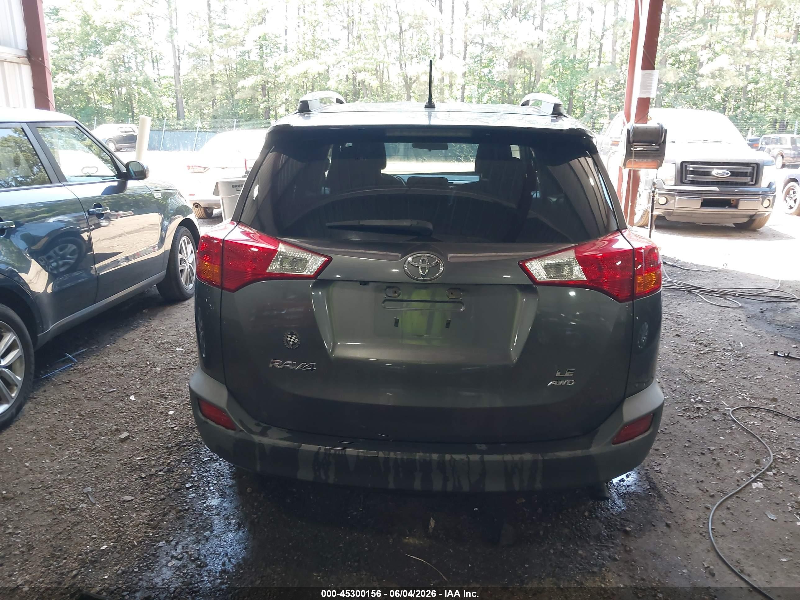 2015 Toyota Rav4 Le Gray vin: 2T3BFREV9FW260885