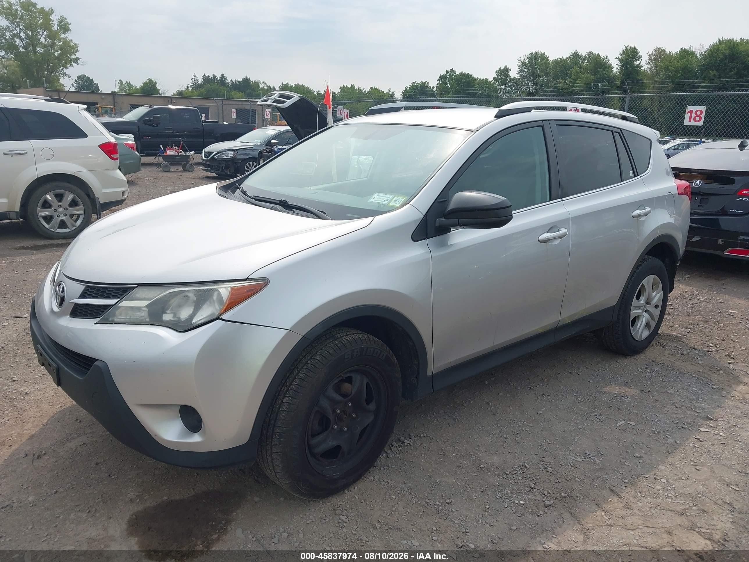 2015 Toyota Rav4 Le Silver vin: 2T3BFREV9FW300821