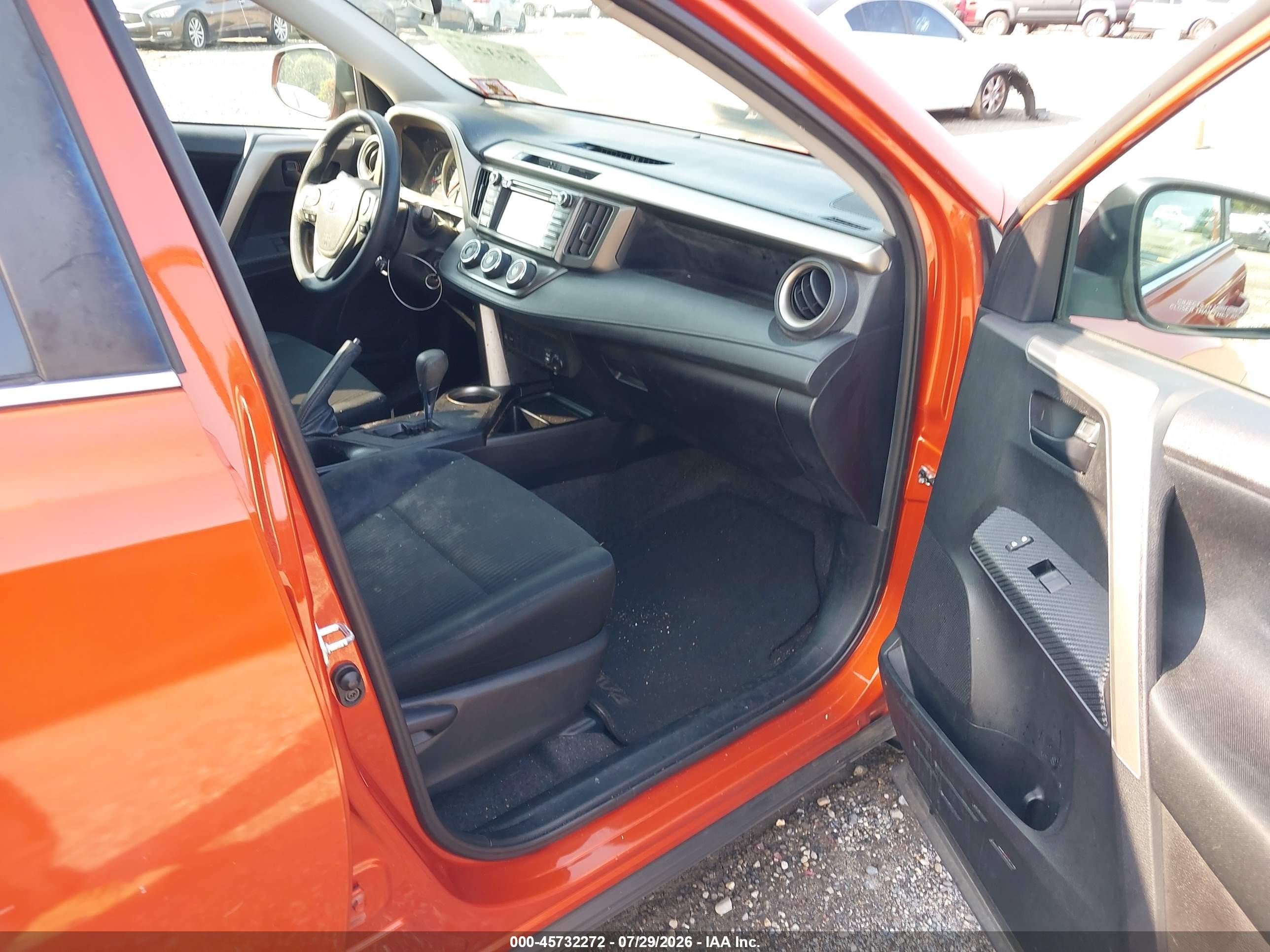 2015 Toyota Rav4 Le Orange vin: 2T3BFREV9FW351185