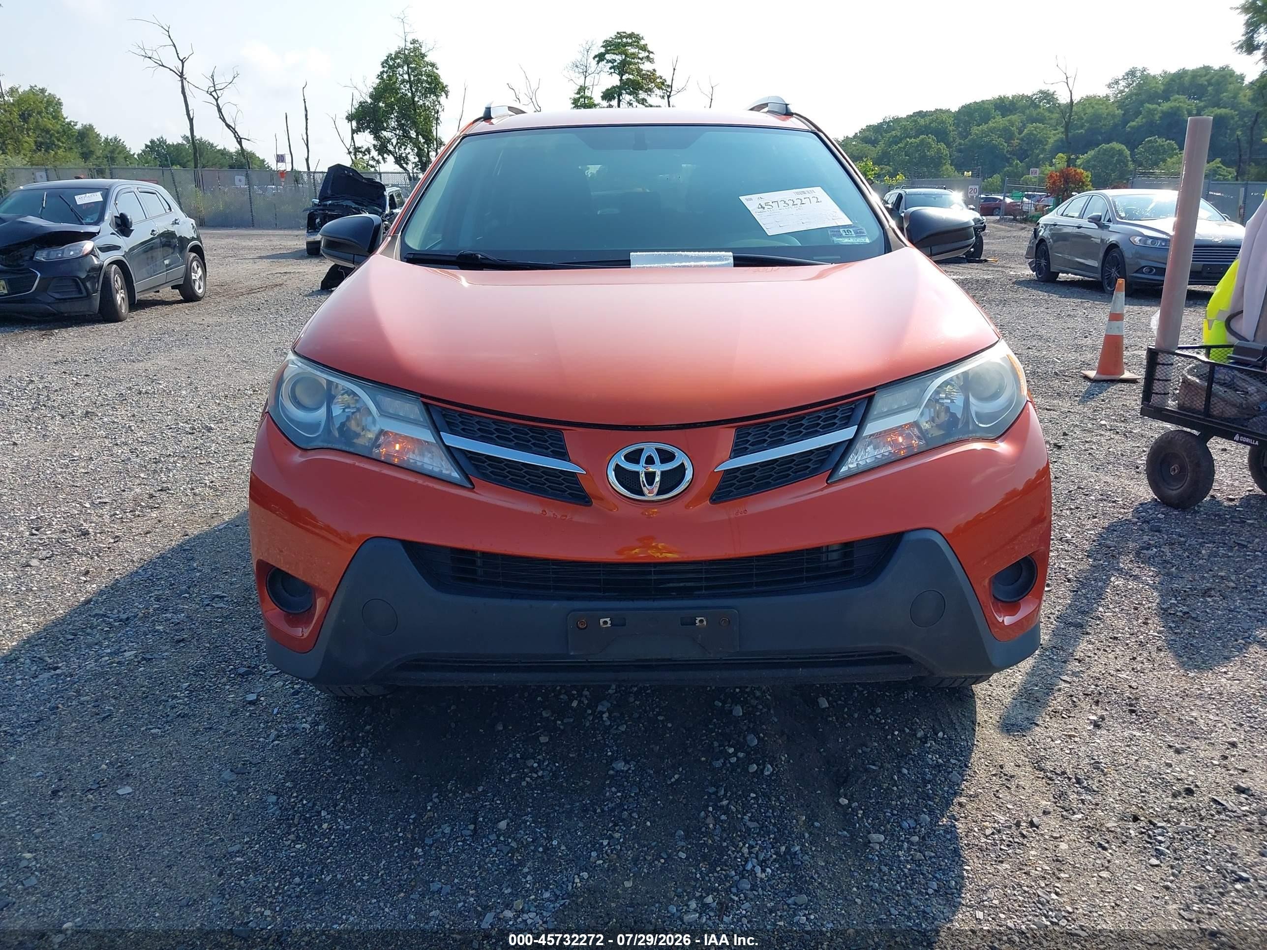 2015 Toyota Rav4 Le Orange vin: 2T3BFREV9FW351185