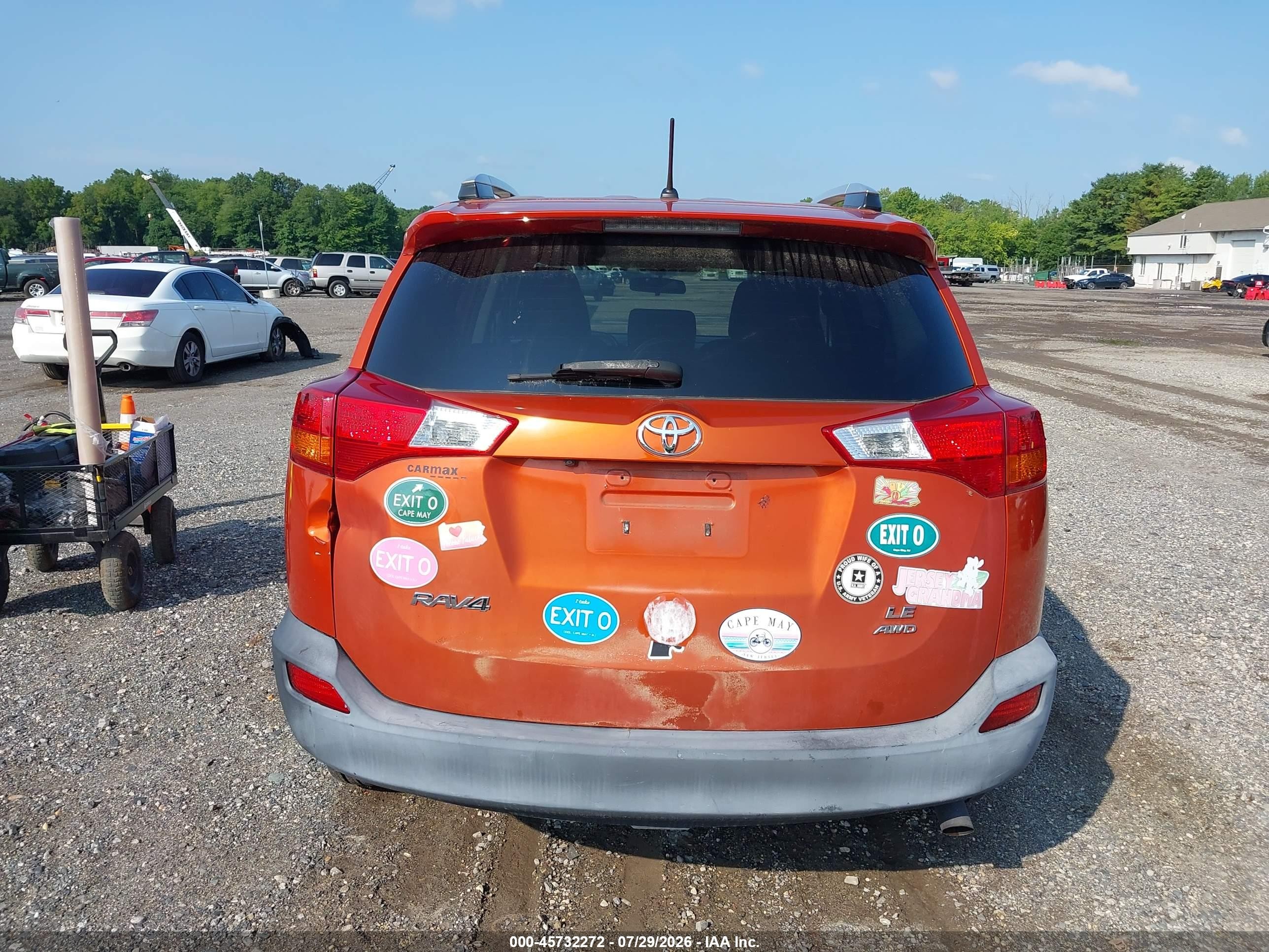 2015 Toyota Rav4 Le Orange vin: 2T3BFREV9FW351185