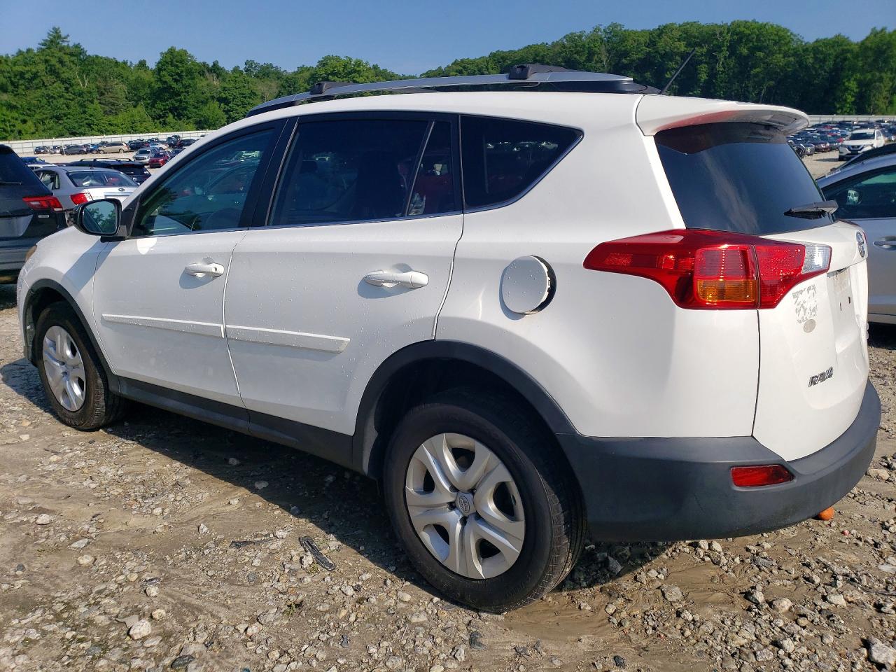 2015 Toyota Rav4 Le White vin: 2T3BFREV9FW354992