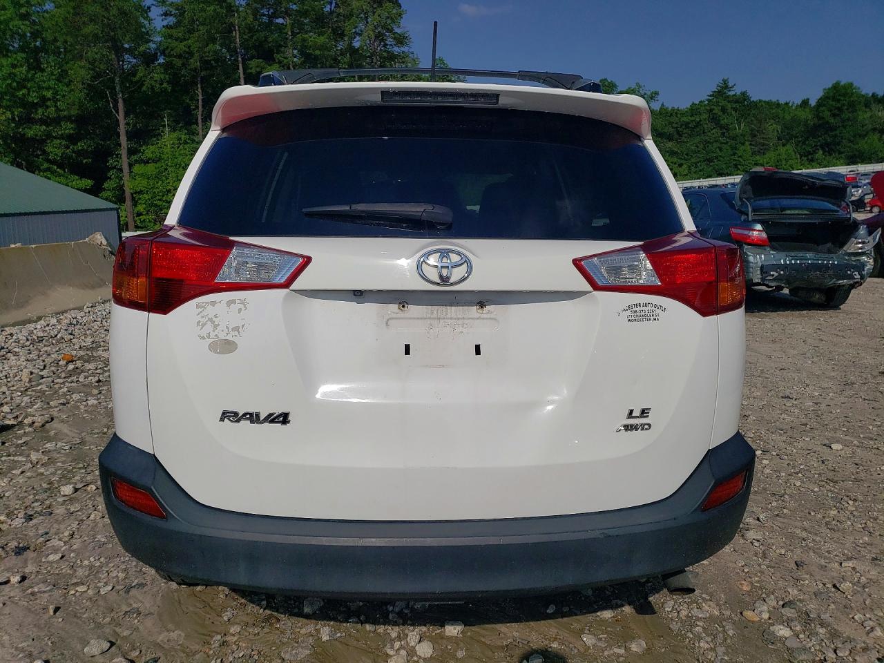 2015 Toyota Rav4 Le White vin: 2T3BFREV9FW354992