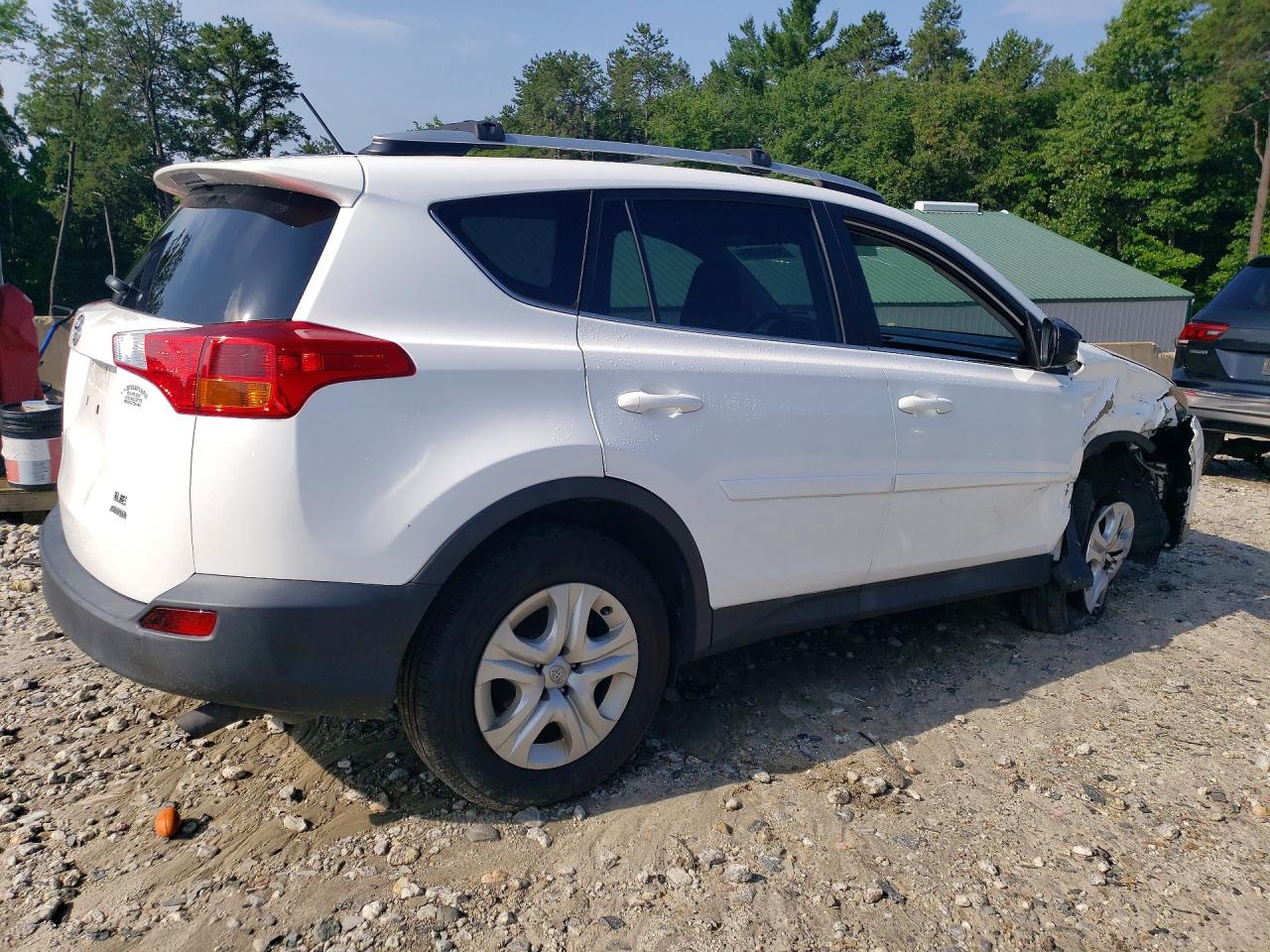 2015 Toyota Rav4 Le White vin: 2T3BFREV9FW354992