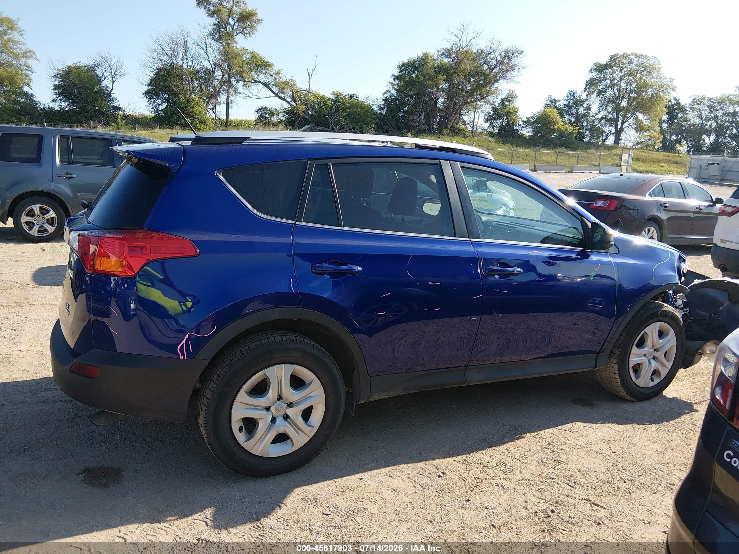 2015 Toyota Rav4 Le Blue vin: 2T3BFREV9FW401910