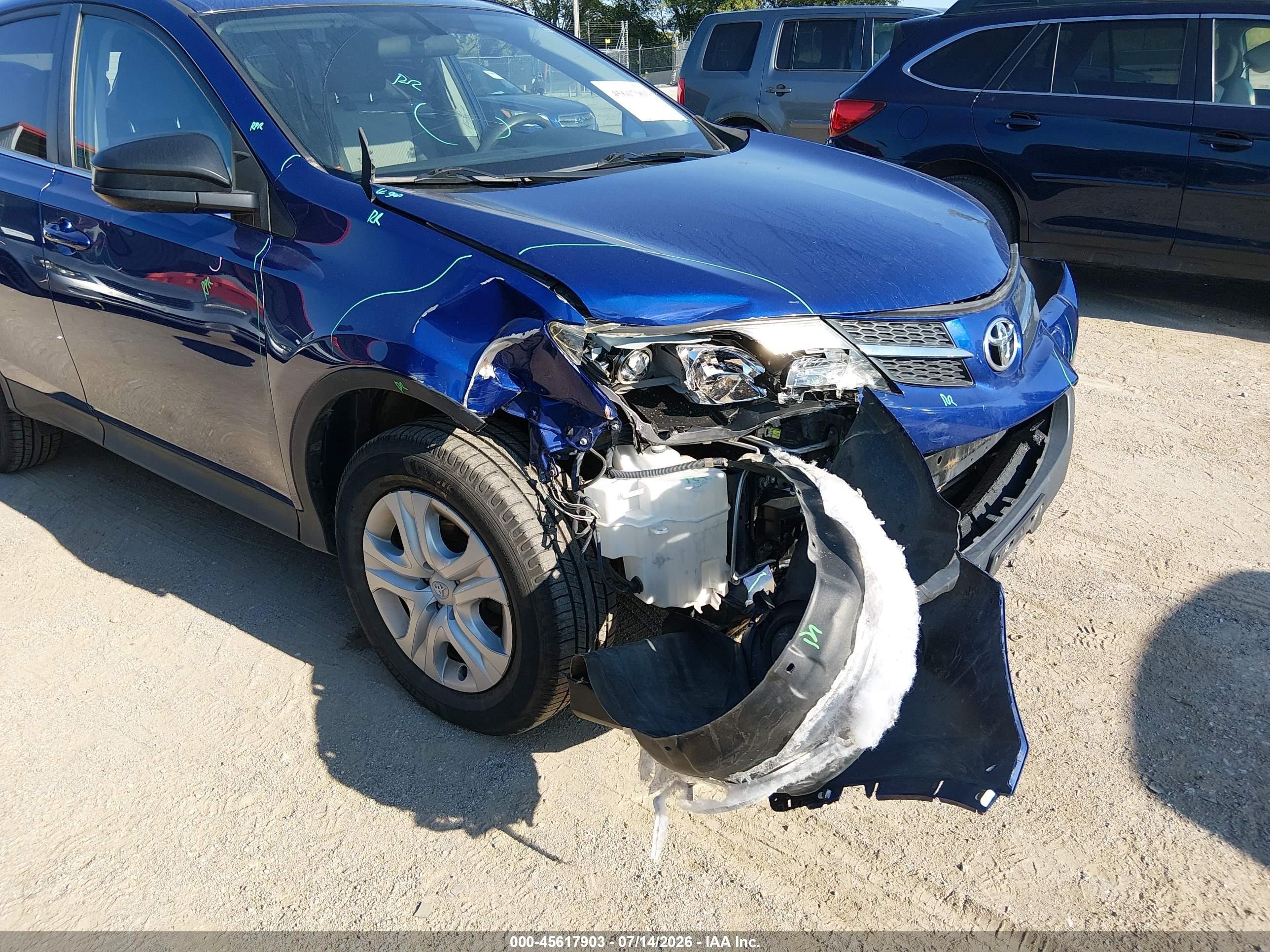 2015 Toyota Rav4 Le Blue vin: 2T3BFREV9FW401910