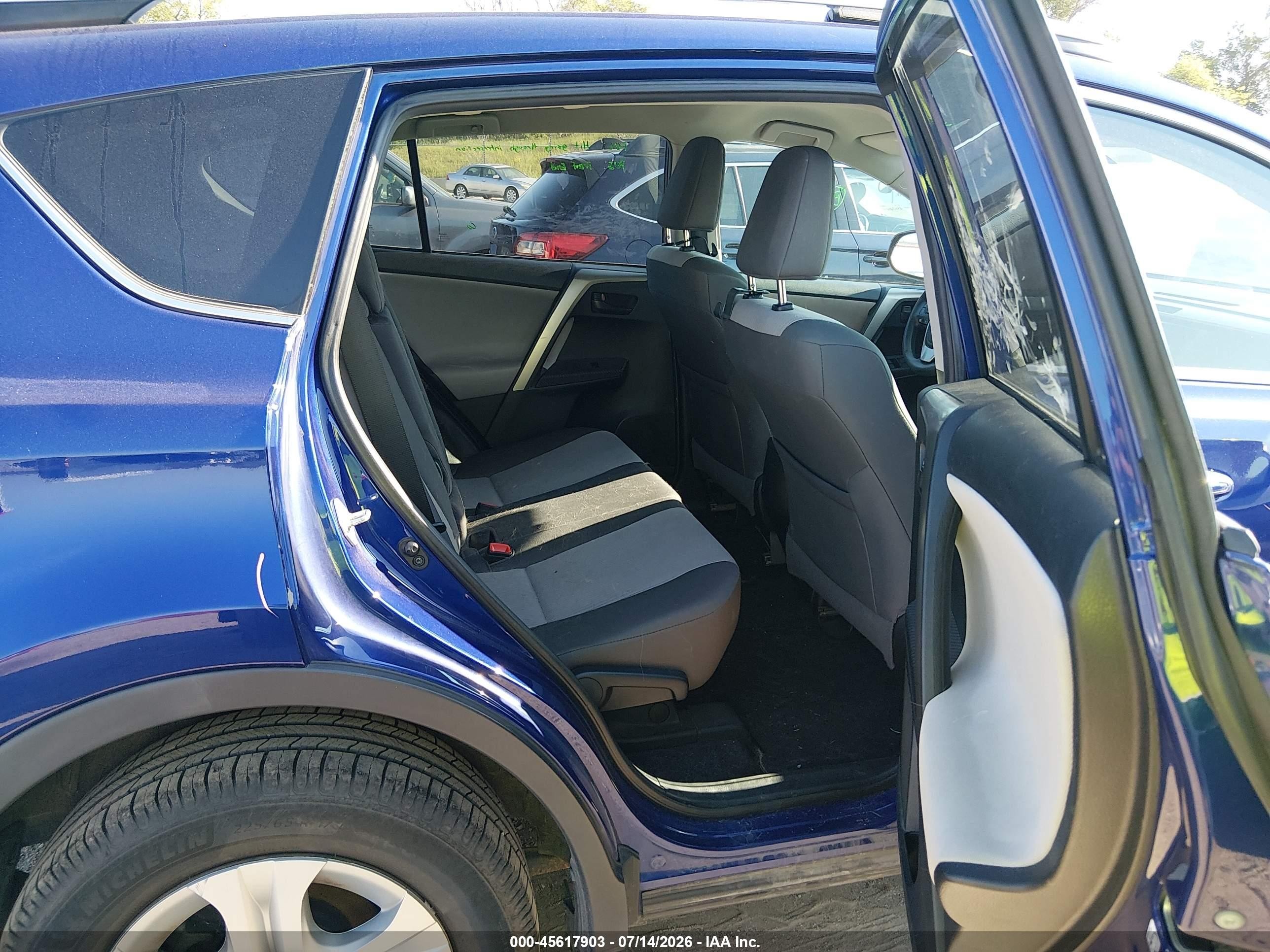 2015 Toyota Rav4 Le Blue vin: 2T3BFREV9FW401910