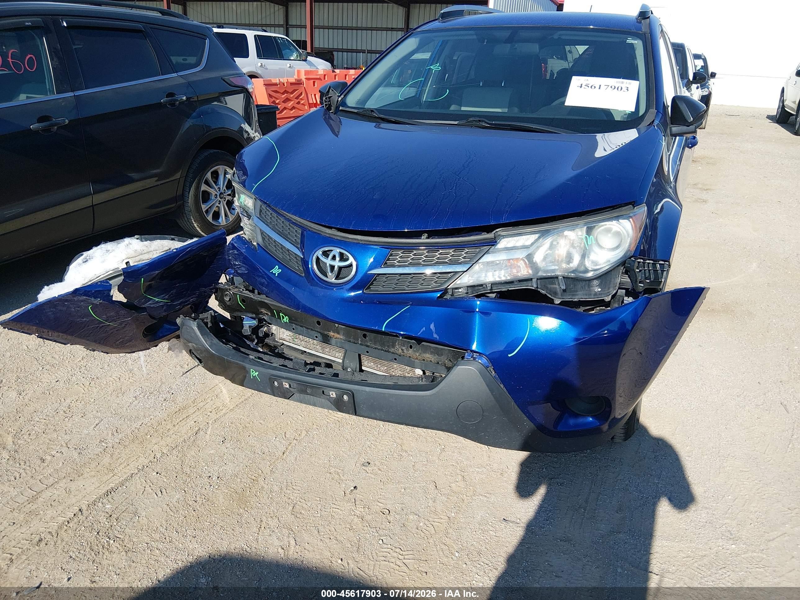 2015 Toyota Rav4 Le Blue vin: 2T3BFREV9FW401910