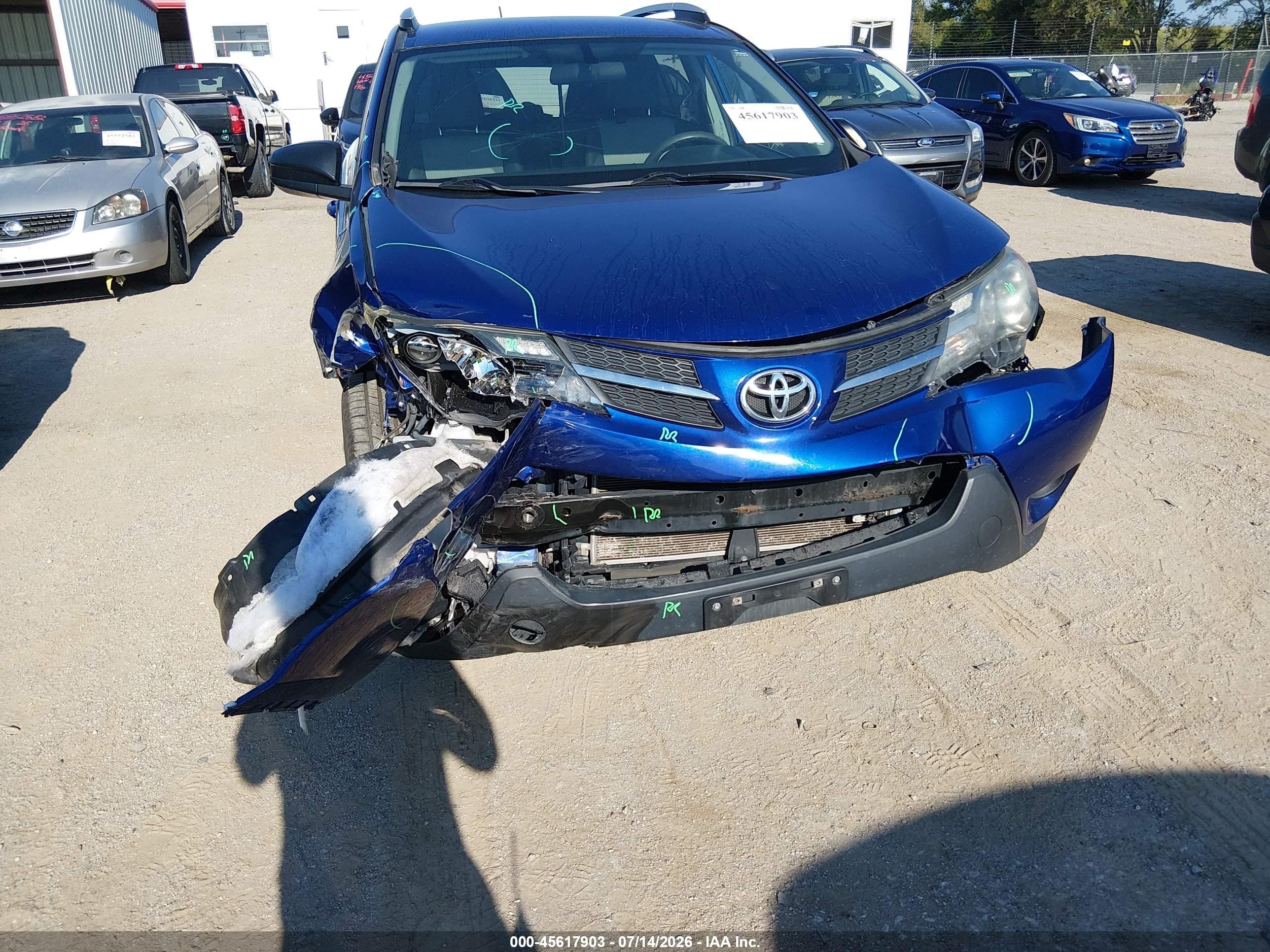 2015 Toyota Rav4 Le Blue vin: 2T3BFREV9FW401910