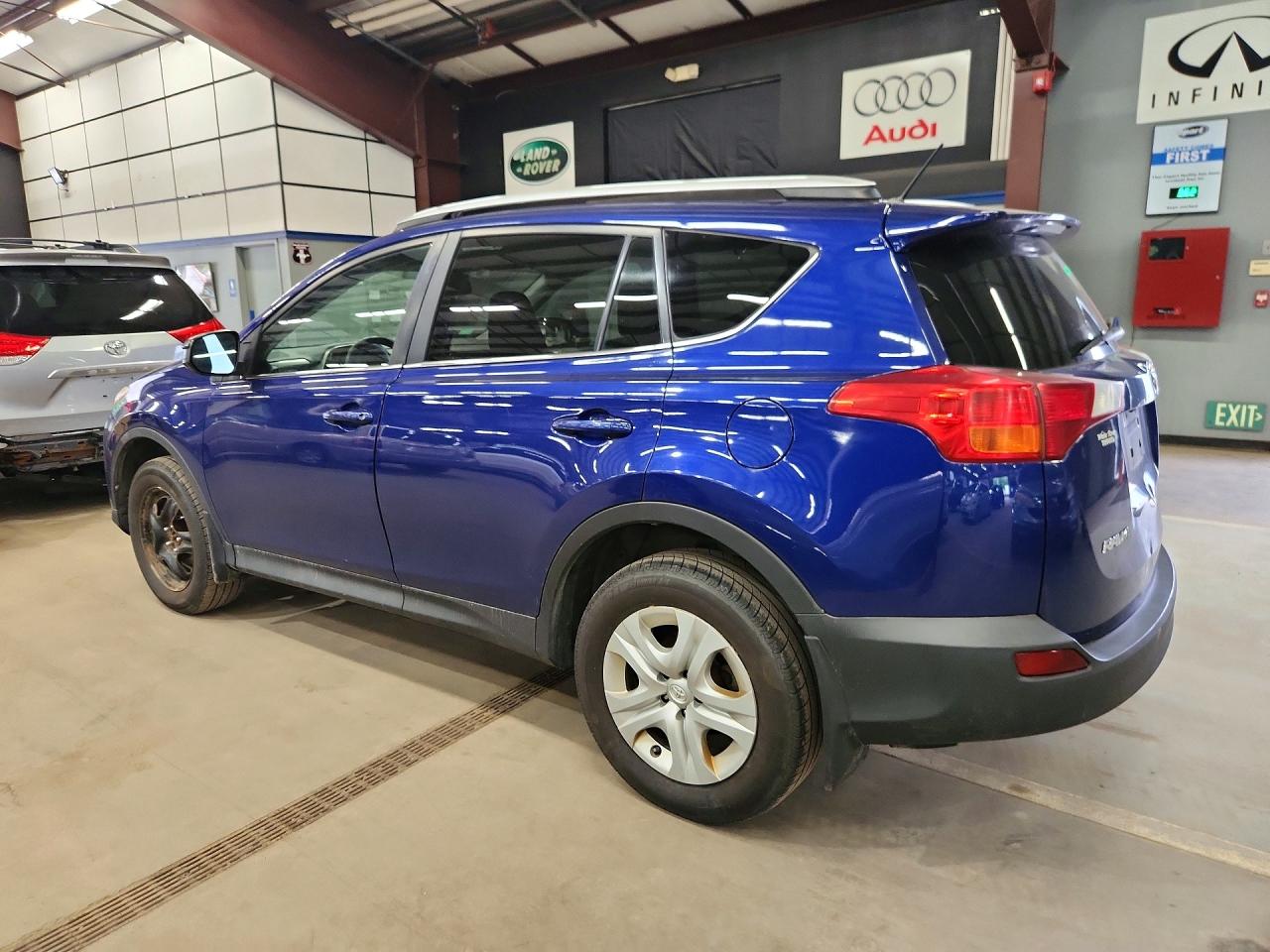 2015 Toyota Rav4 Le Синий vin: 2T3BFREV9FW404015