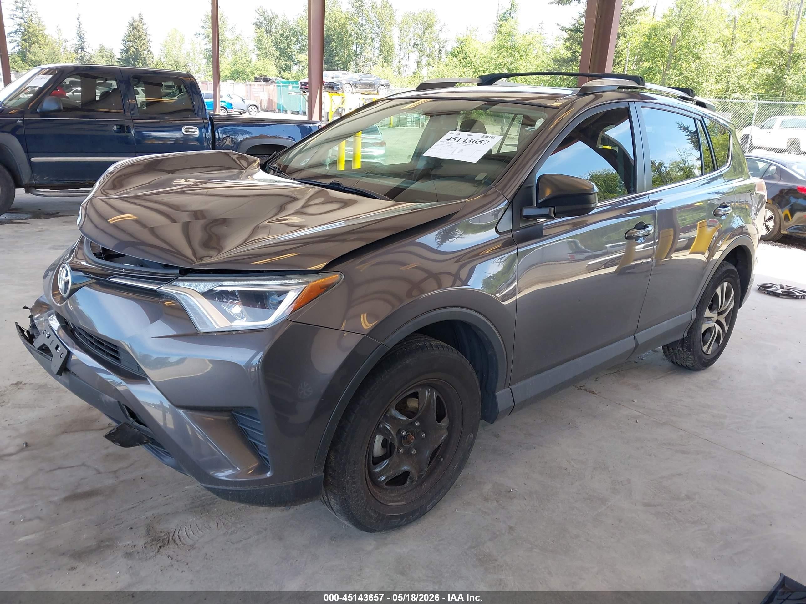 2016 Toyota Rav4 Le Gray vin: 2T3BFREV9GW495076