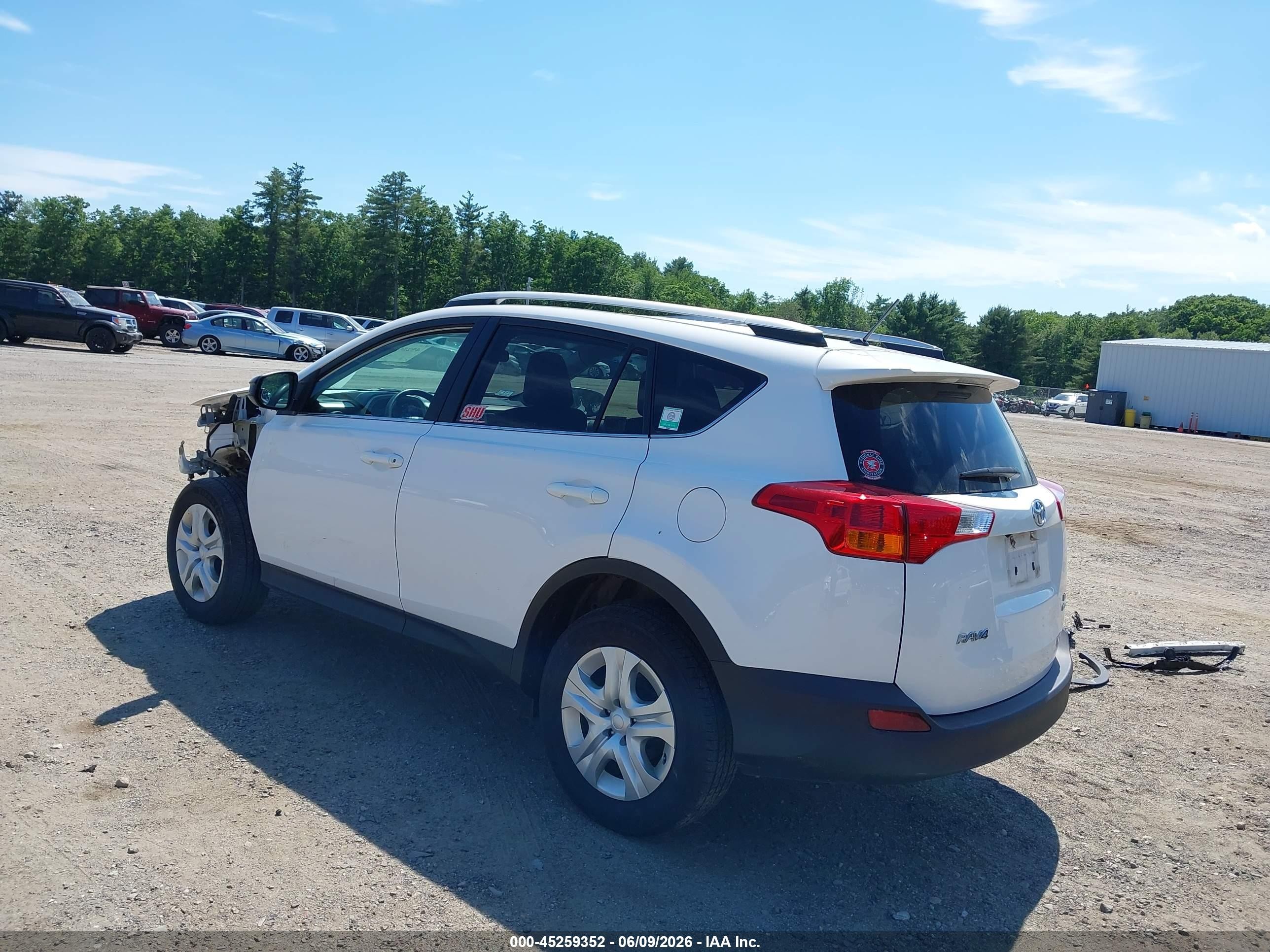 2013 Toyota Rav4 Le White vin: 2T3BFREVXDW087133