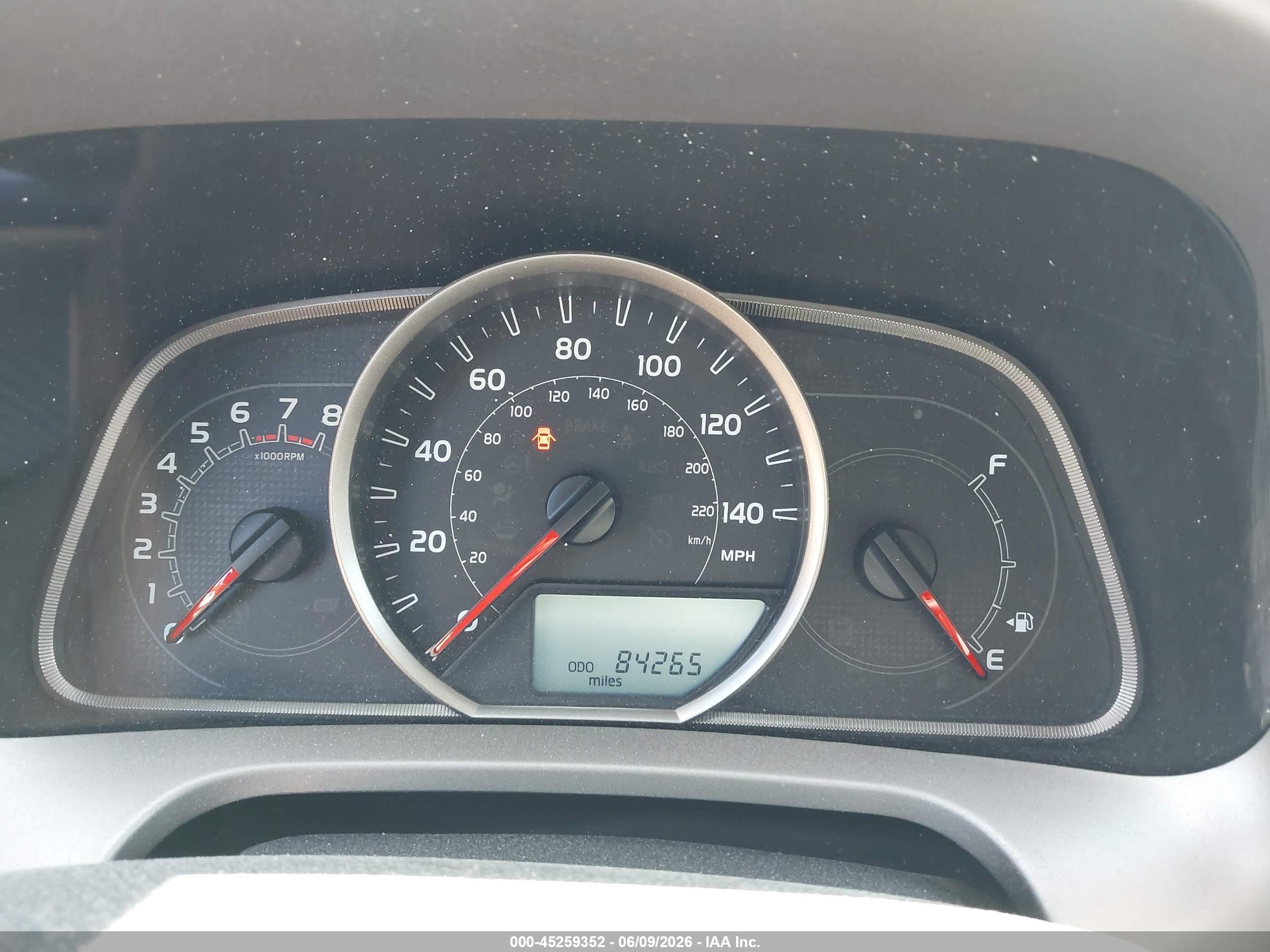2013 Toyota Rav4 Le White vin: 2T3BFREVXDW087133