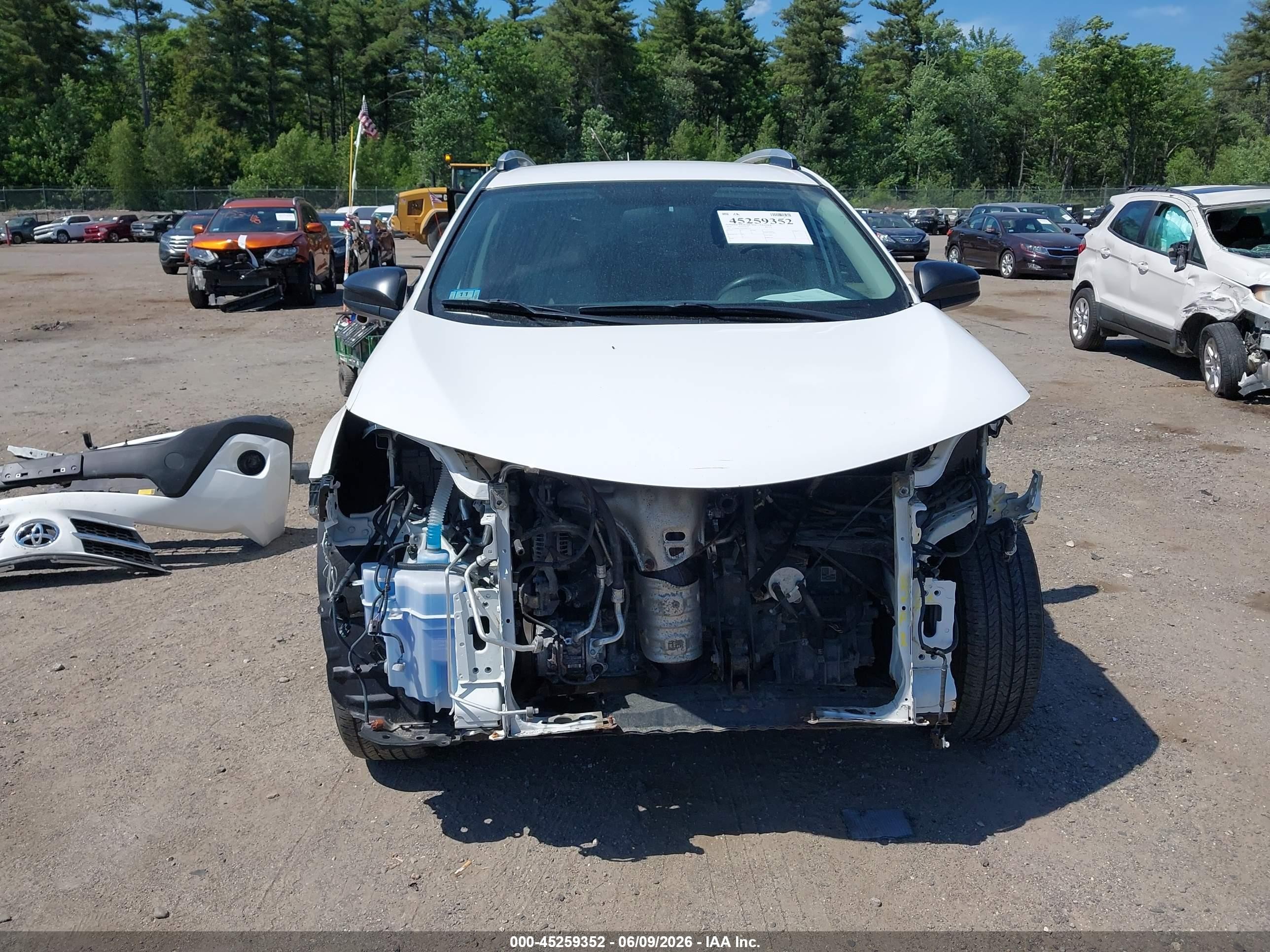 2013 Toyota Rav4 Le White vin: 2T3BFREVXDW087133
