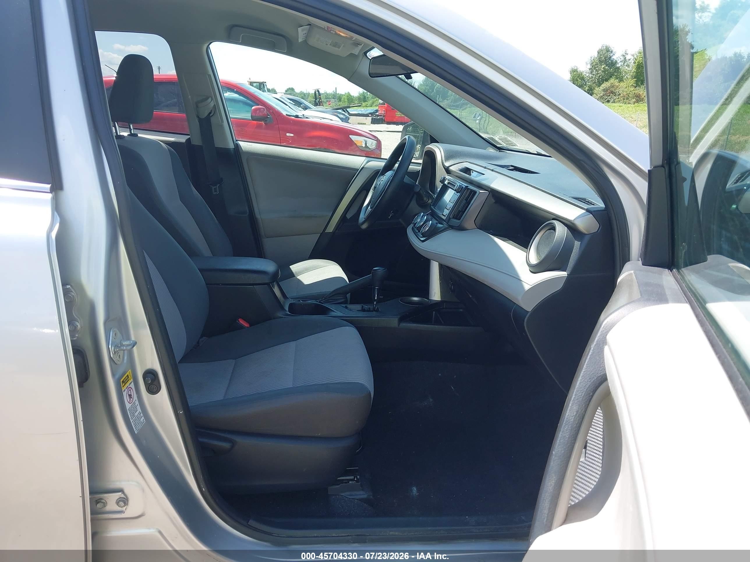 2013 Toyota Rav4 Le Silver vin: 2T3BFREVXDW092249
