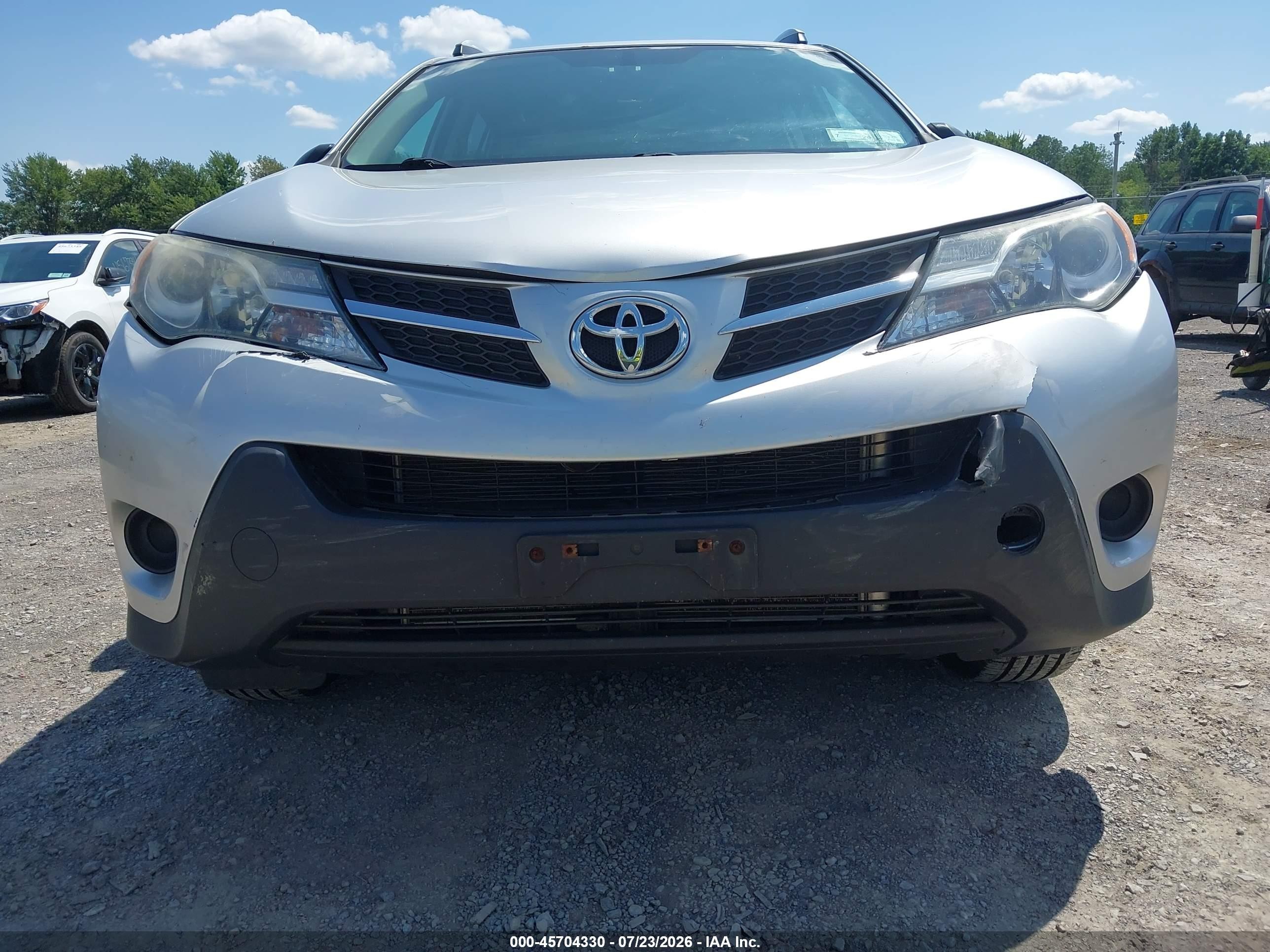 2013 Toyota Rav4 Le Silver vin: 2T3BFREVXDW092249