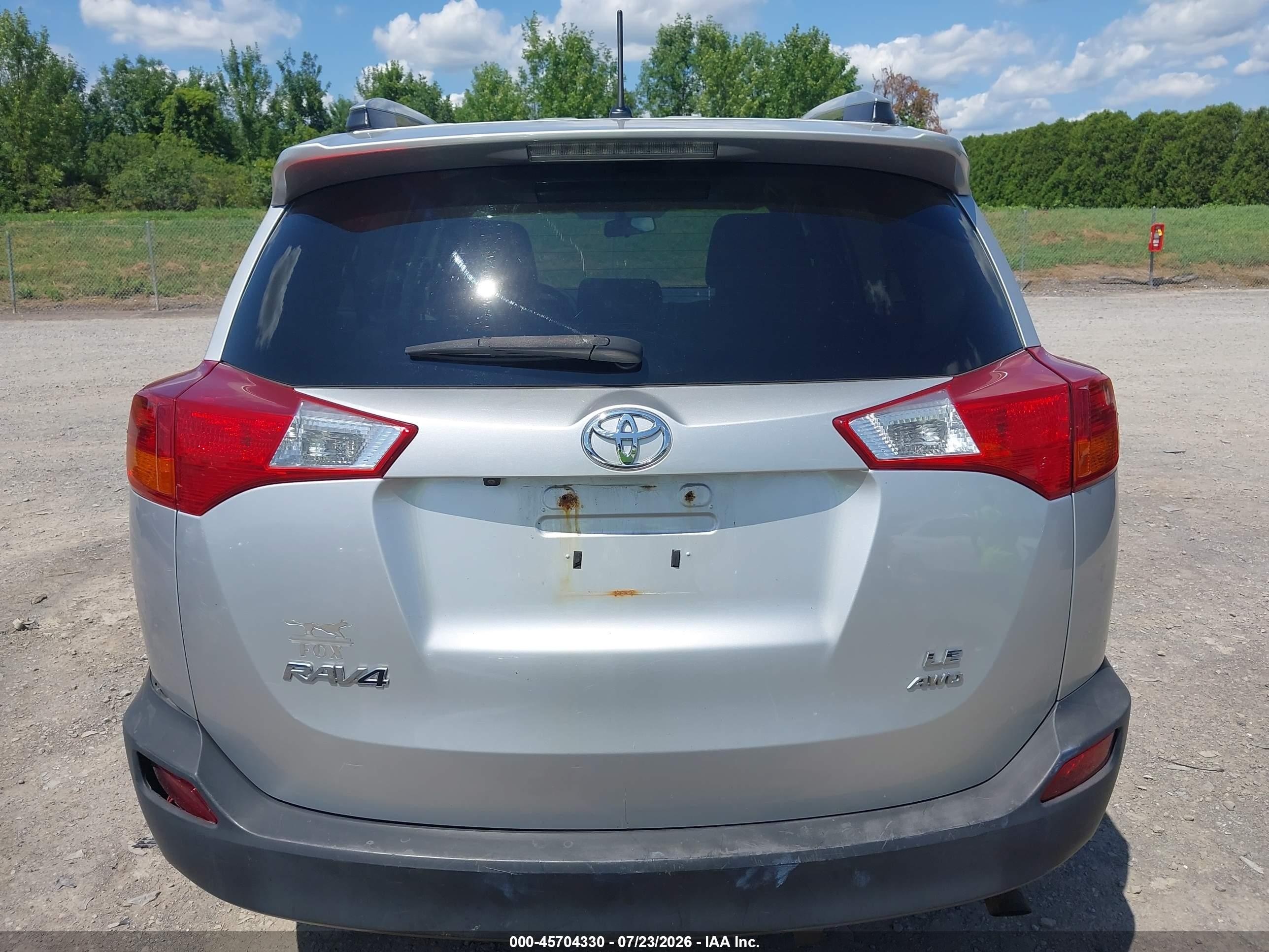 2013 Toyota Rav4 Le Silver vin: 2T3BFREVXDW092249