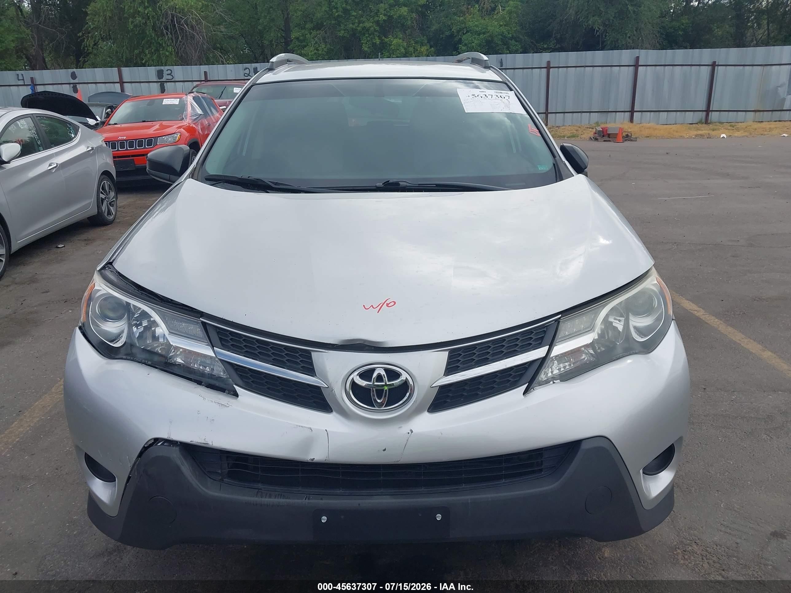 2014 Toyota Rav4 Le Silver vin: 2T3BFREVXEW146909