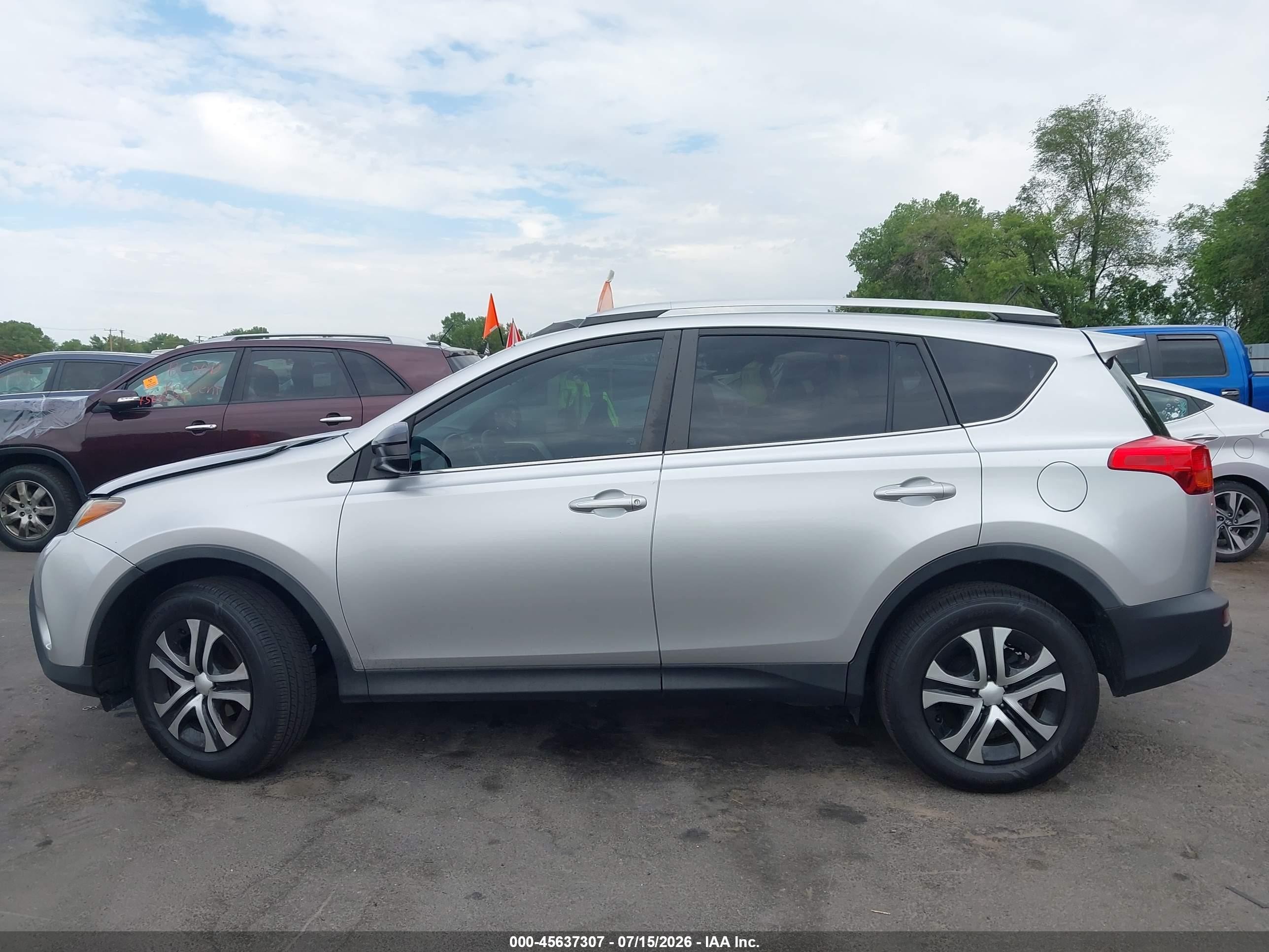 2014 Toyota Rav4 Le Silver vin: 2T3BFREVXEW146909