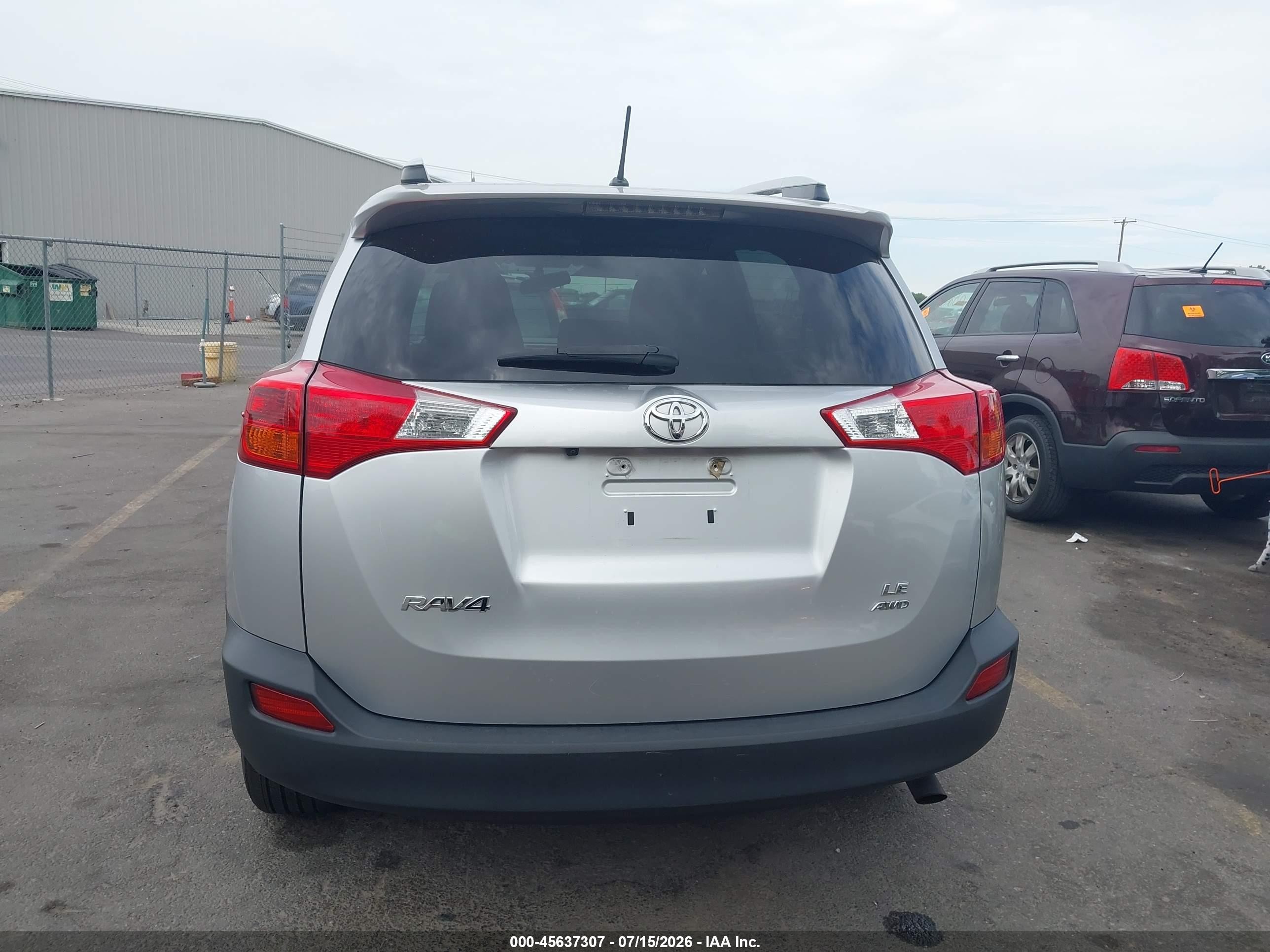 2014 Toyota Rav4 Le Silver vin: 2T3BFREVXEW146909