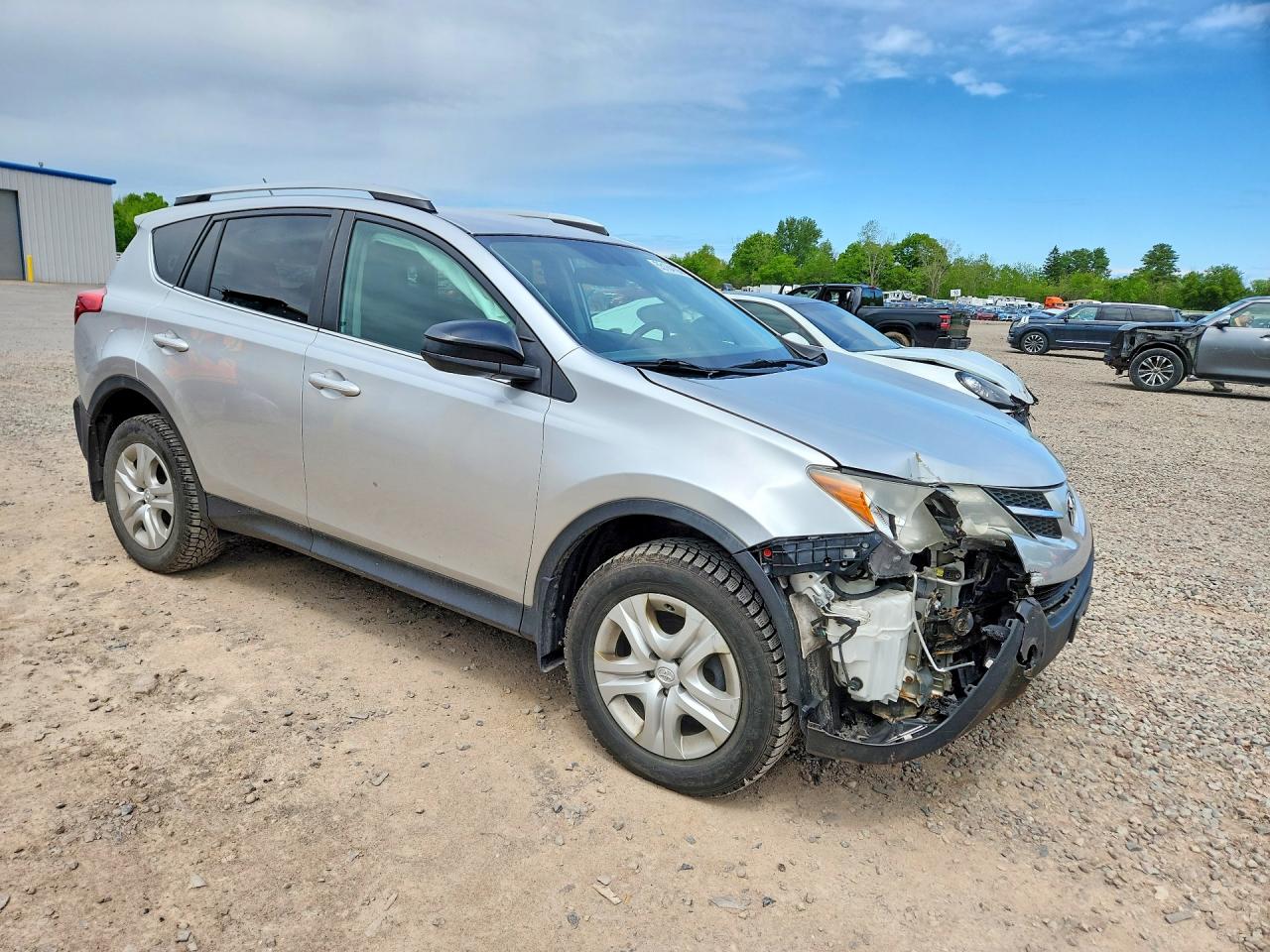 2015 Toyota Rav4 Le Серебряный vin: 2T3BFREVXFW256022