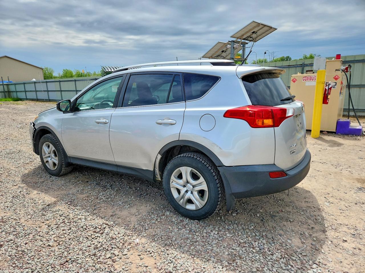 2015 Toyota Rav4 Le Серебряный vin: 2T3BFREVXFW256022