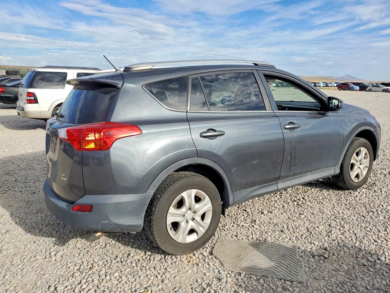 2015 Toyota Rav4 Le Silver vin: 2T3BFREVXFW321337