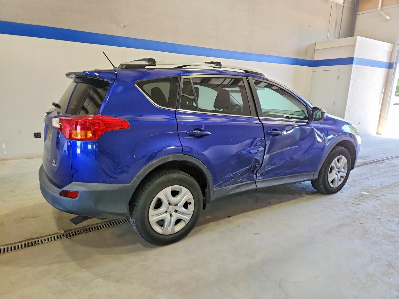 2015 Toyota Rav4 Le Blue vin: 2T3BFREVXFW404590