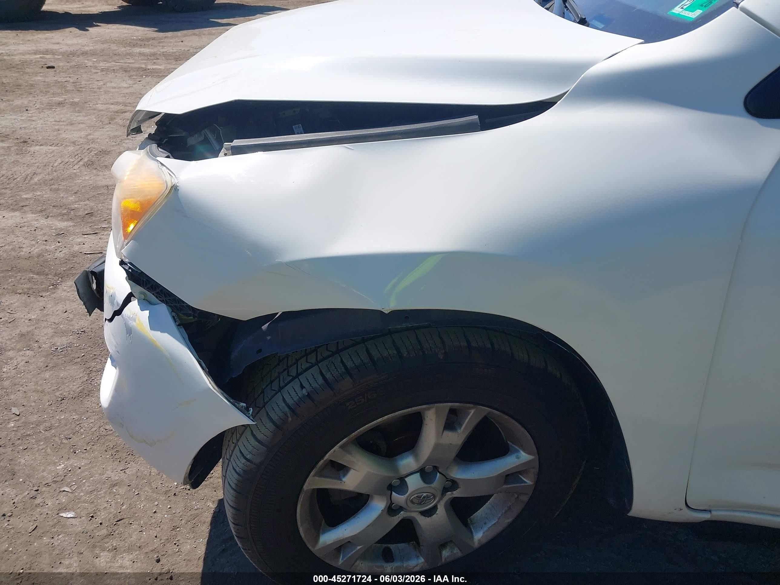 2009 Toyota Rav4 Base V6 White vin: 2T3BK33V19W009942