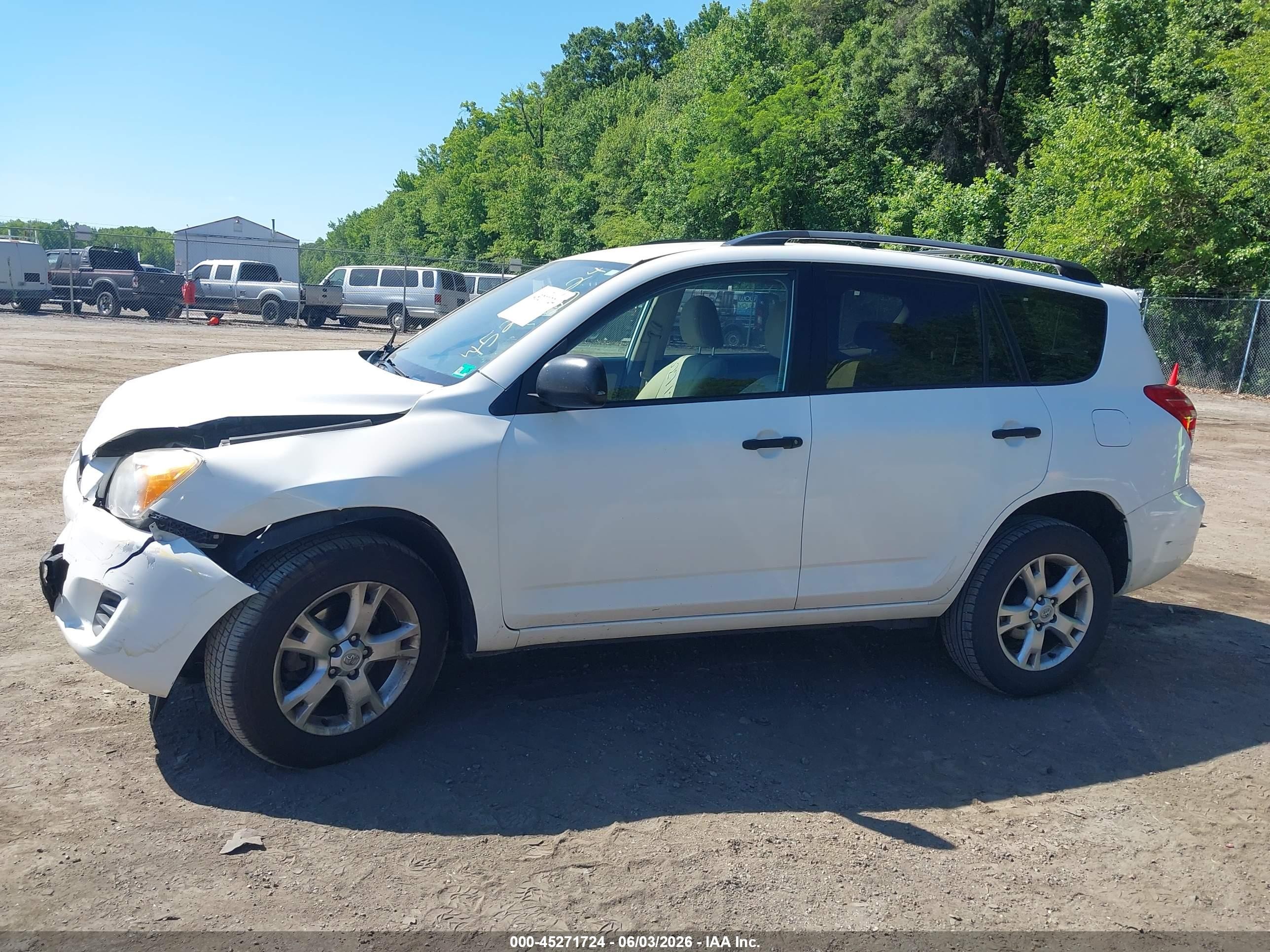 2009 Toyota Rav4 Base V6 White vin: 2T3BK33V19W009942