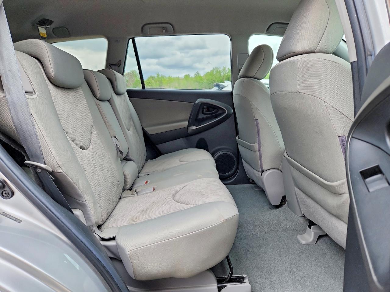 2011 Toyota Rav4 Base Серебряный vin: 2T3BK4DV0BW040965