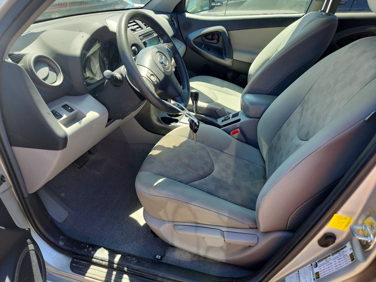 2012 Toyota Rav4 Base White vin: 2T3BK4DV0CW085051