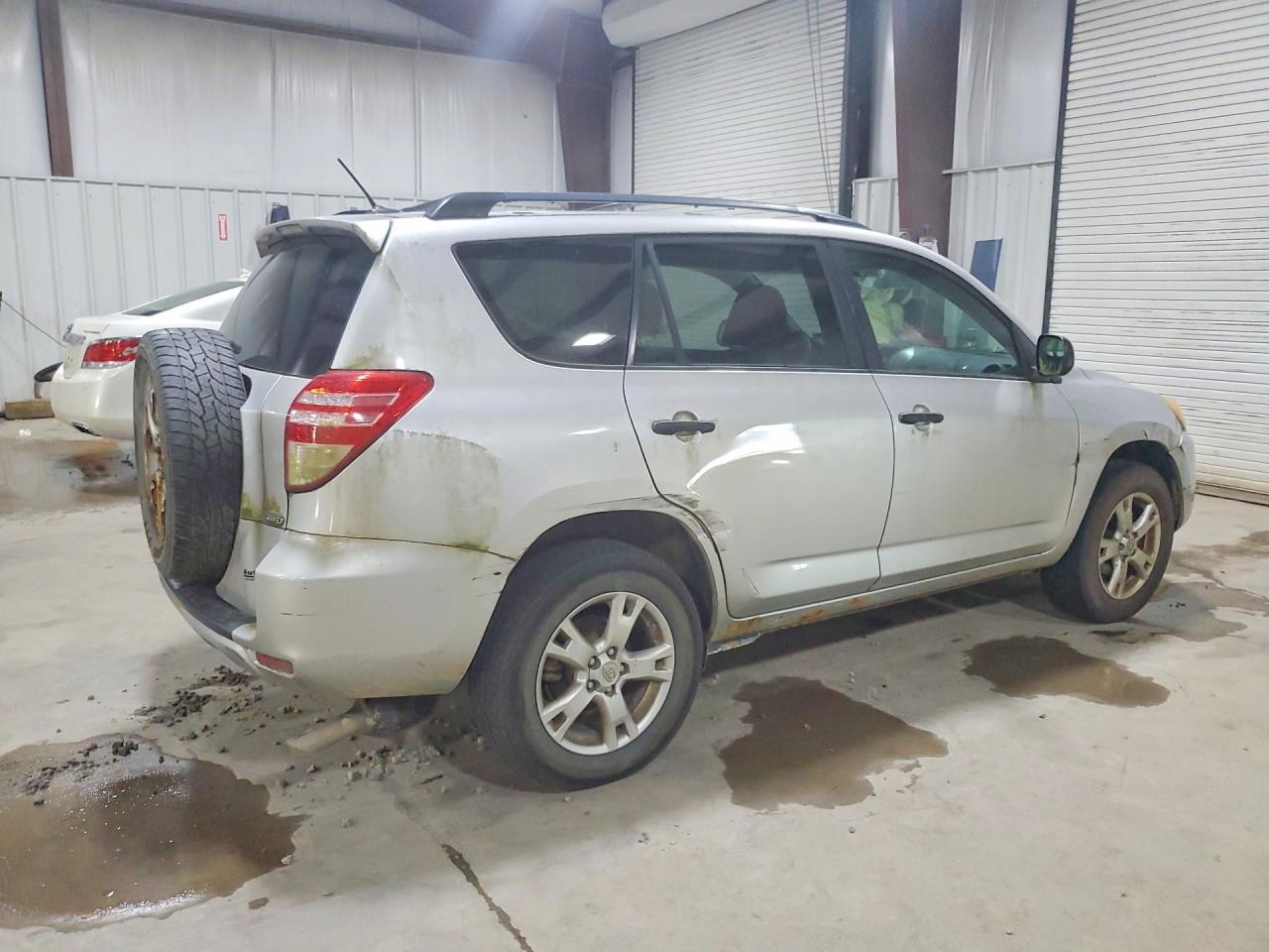 2011 Toyota Rav4 Base Silver vin: 2T3BK4DV1BW046855