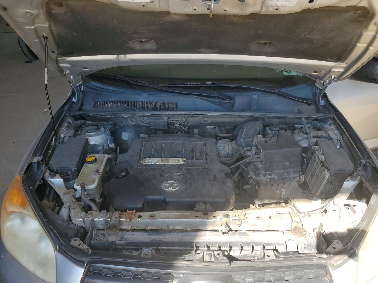 2011 Toyota Rav4 Base Silver vin: 2T3BK4DV1BW046855